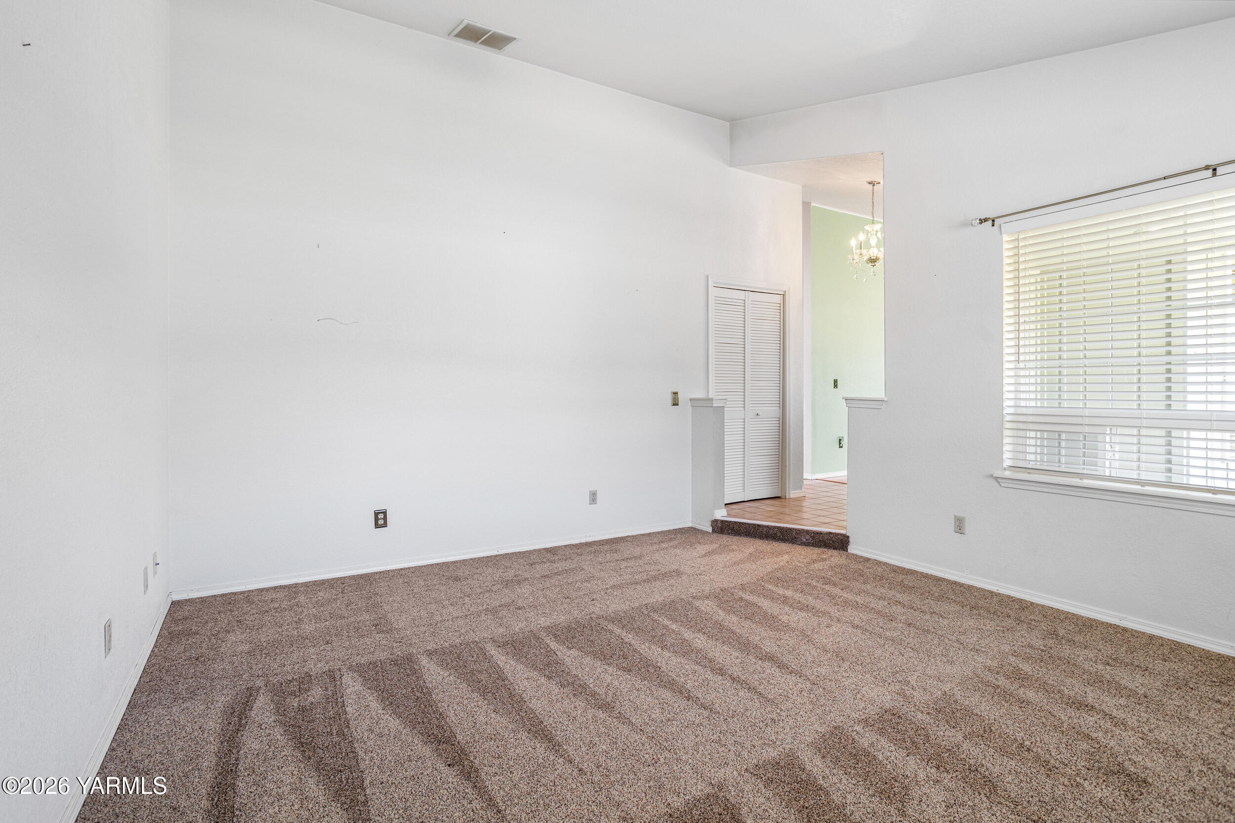 805 S 57th Ave