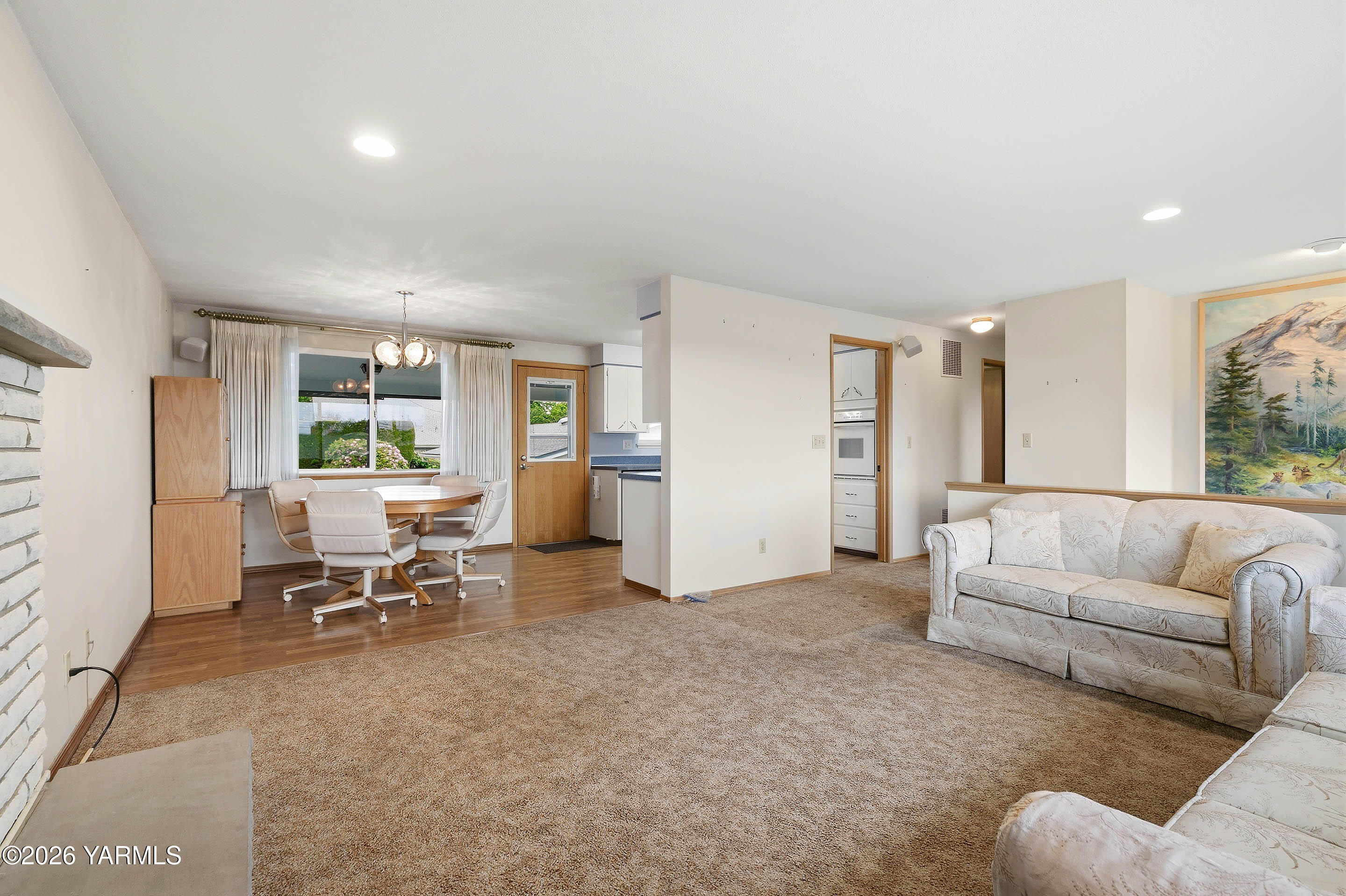 1208 S 28th Ave