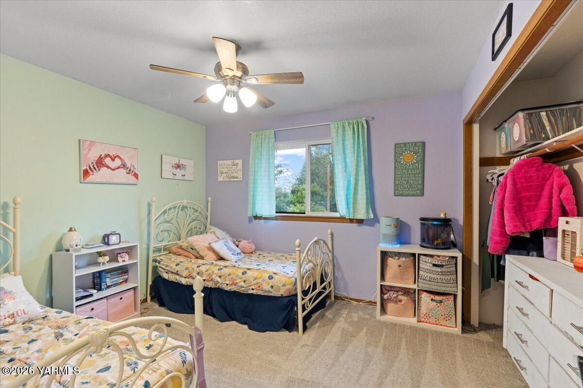 120 W Huntzinger Rd
