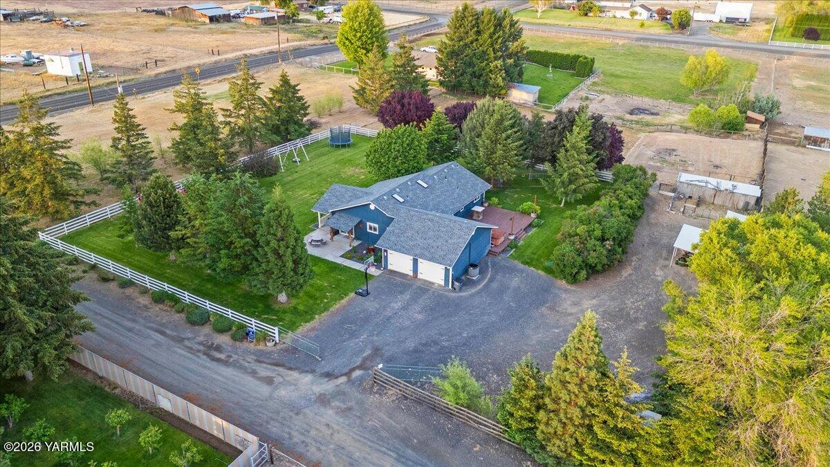 120 W Huntzinger Rd