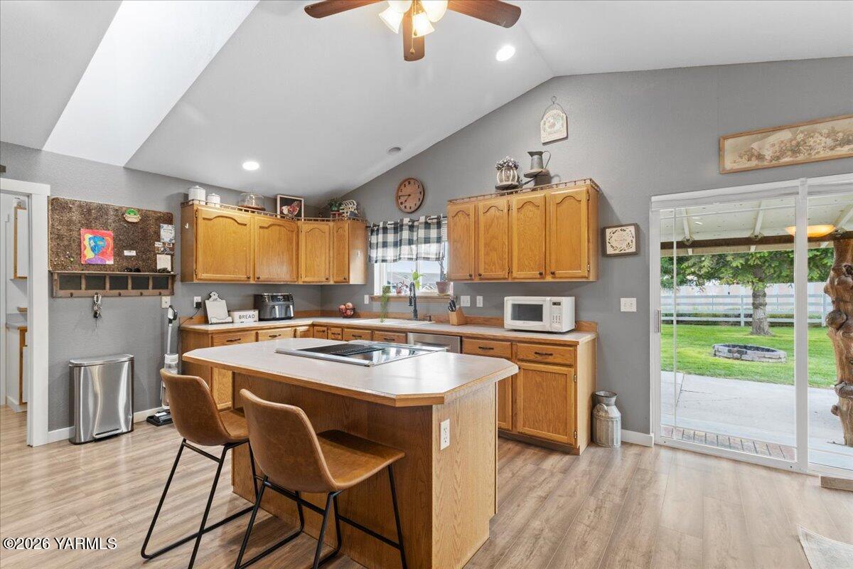 120 W Huntzinger Rd