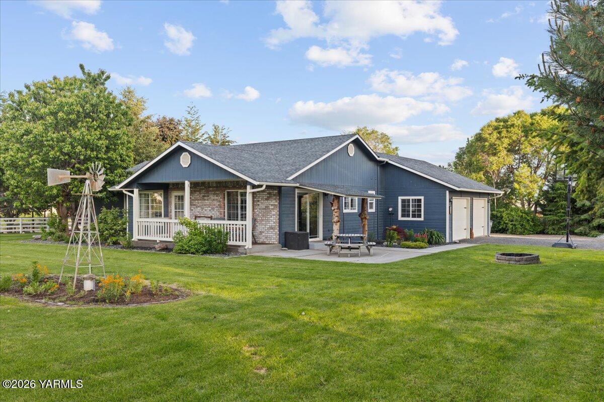 120 W Huntzinger Rd