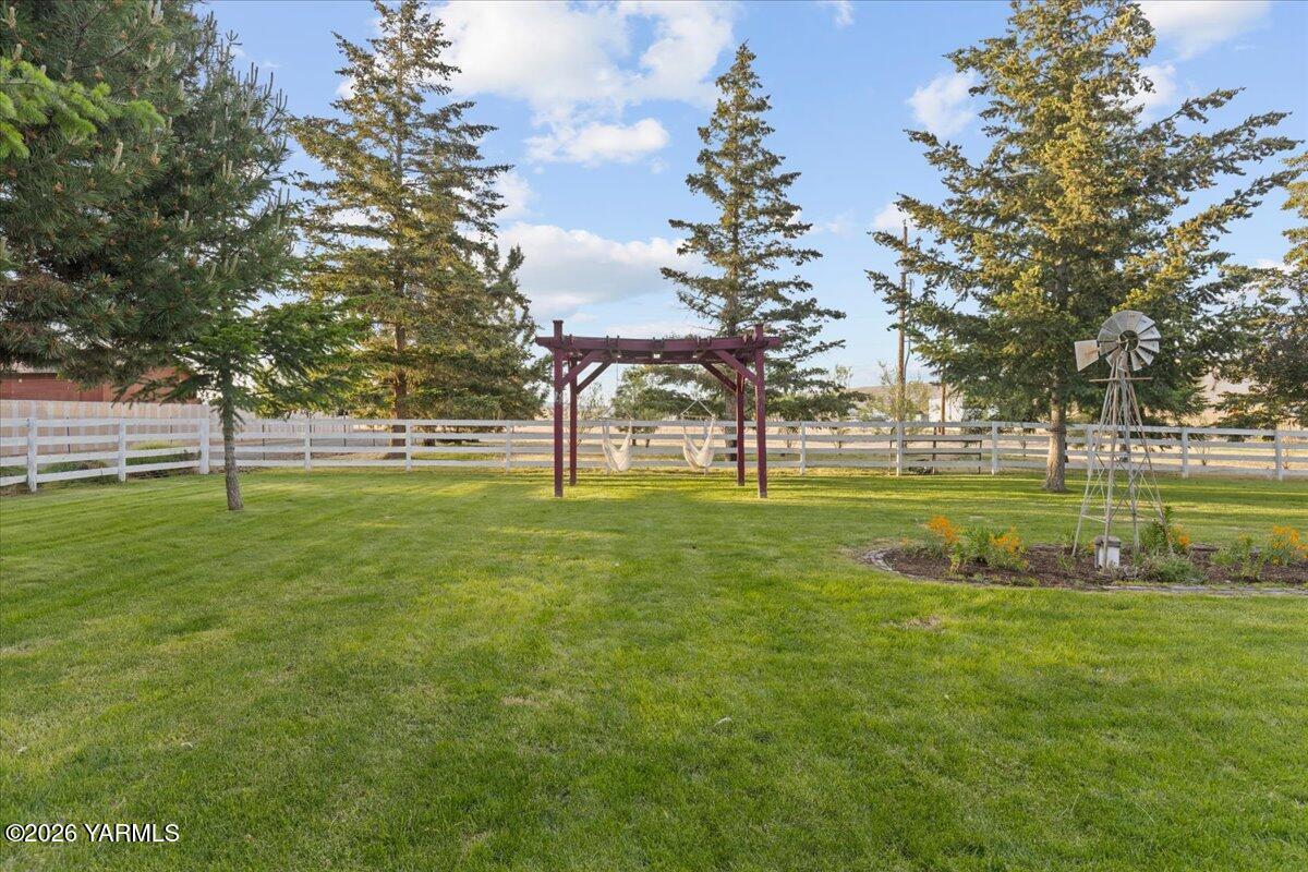 120 W Huntzinger Rd