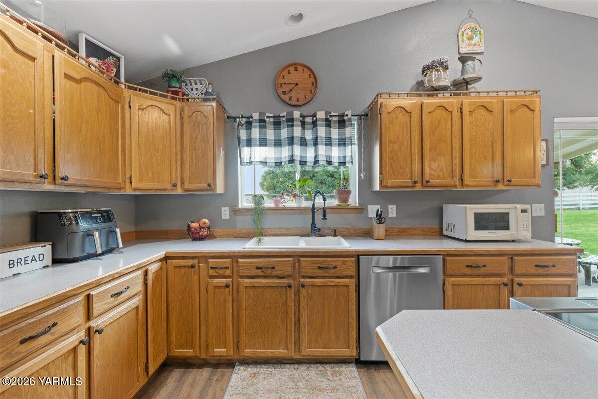 120 W Huntzinger Rd