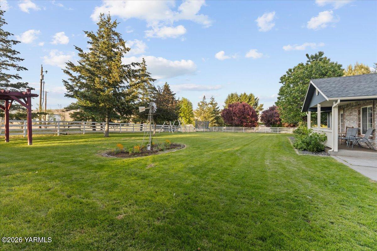 120 W Huntzinger Rd