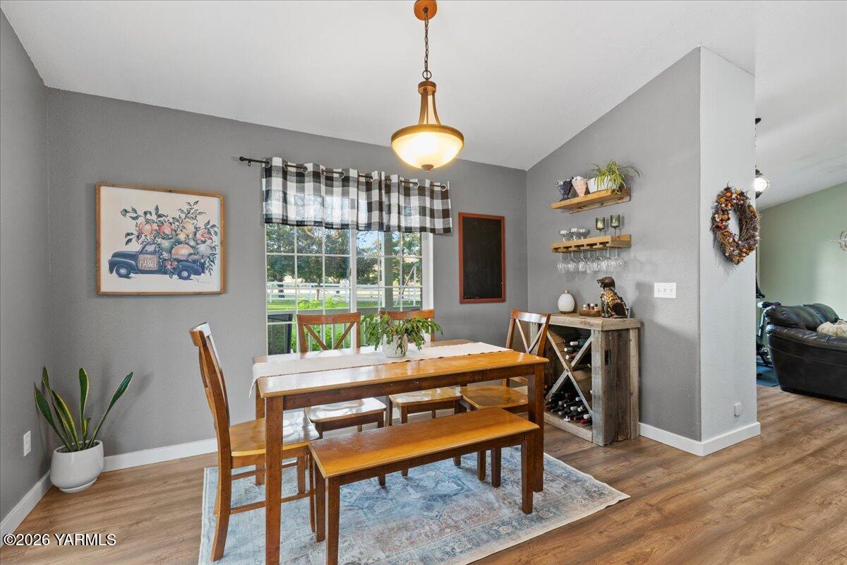 120 W Huntzinger Rd