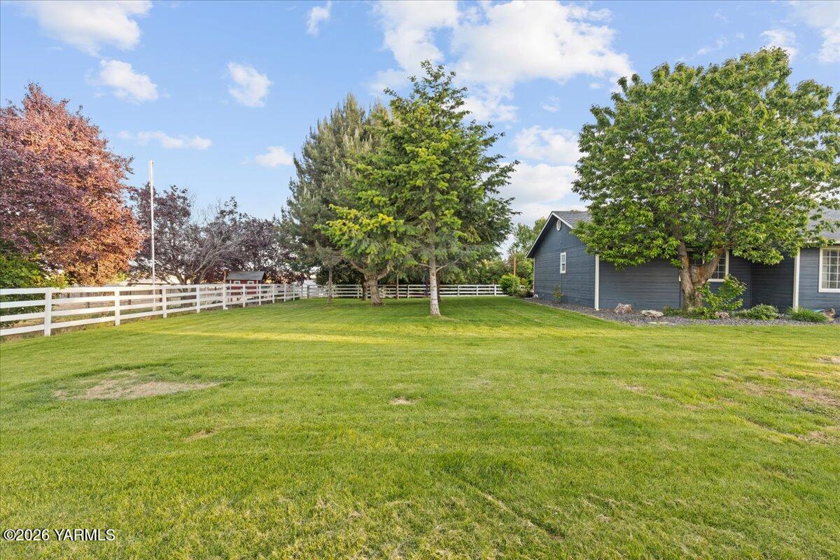 120 W Huntzinger Rd