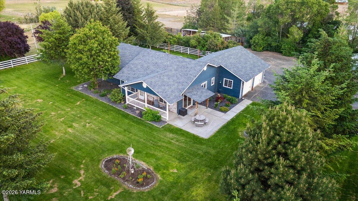 120 W Huntzinger Rd