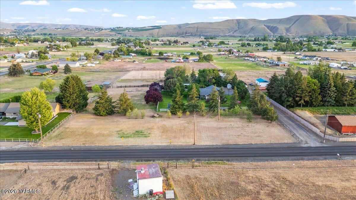 120 W Huntzinger Rd