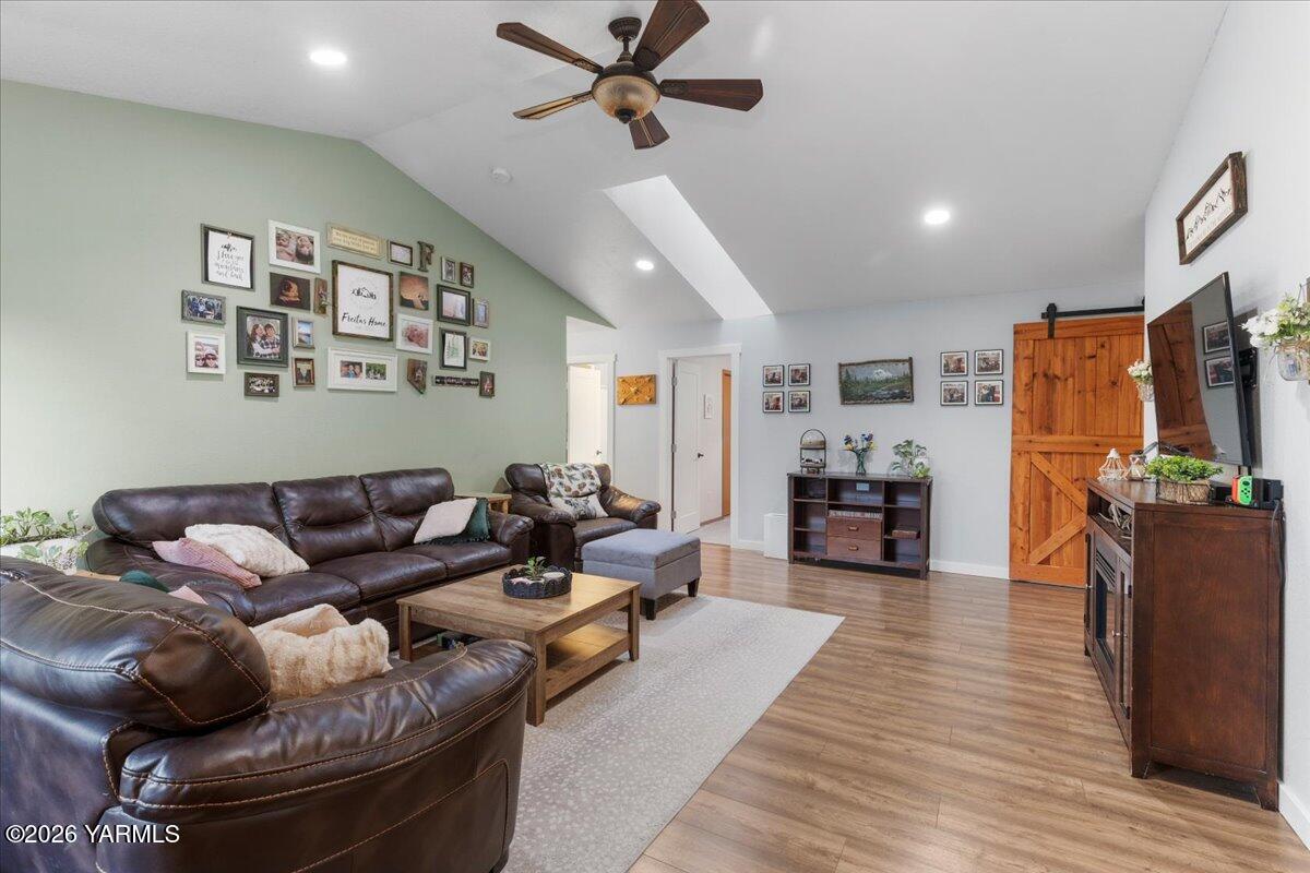 120 W Huntzinger Rd