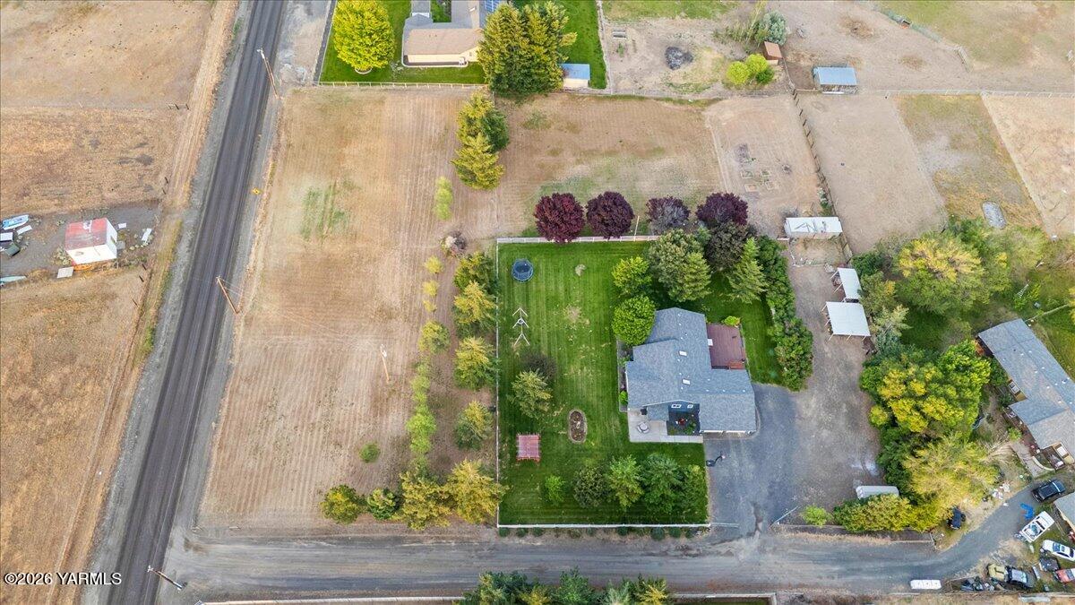 120 W Huntzinger Rd