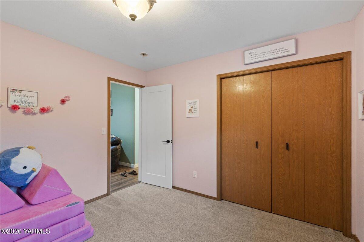 120 W Huntzinger Rd