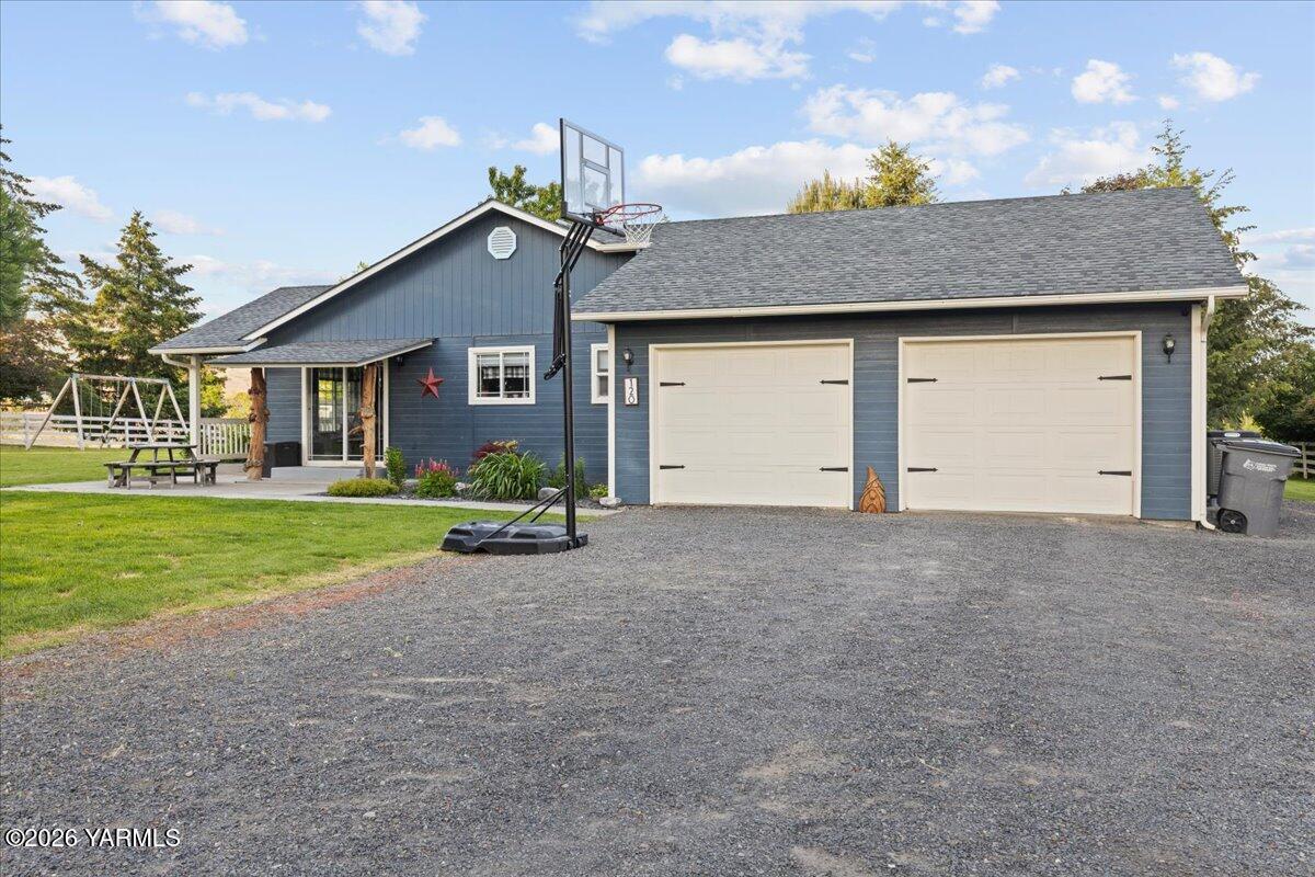 120 W Huntzinger Rd