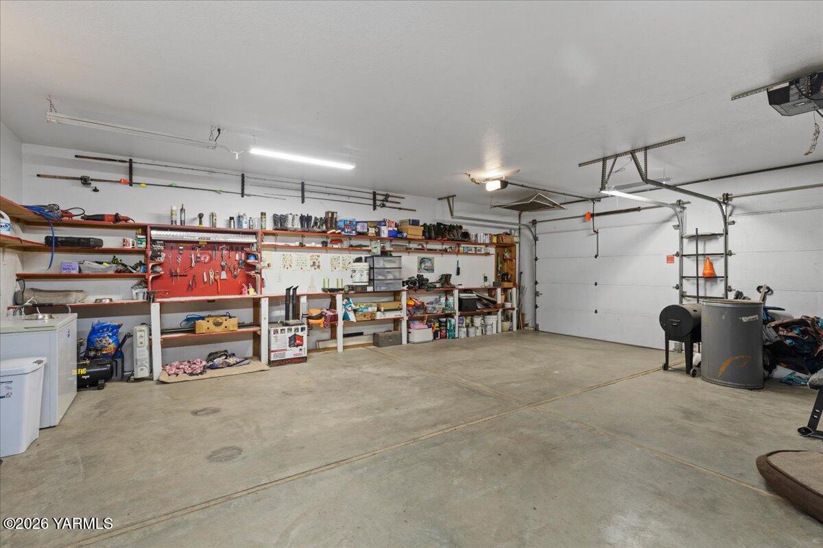 120 W Huntzinger Rd