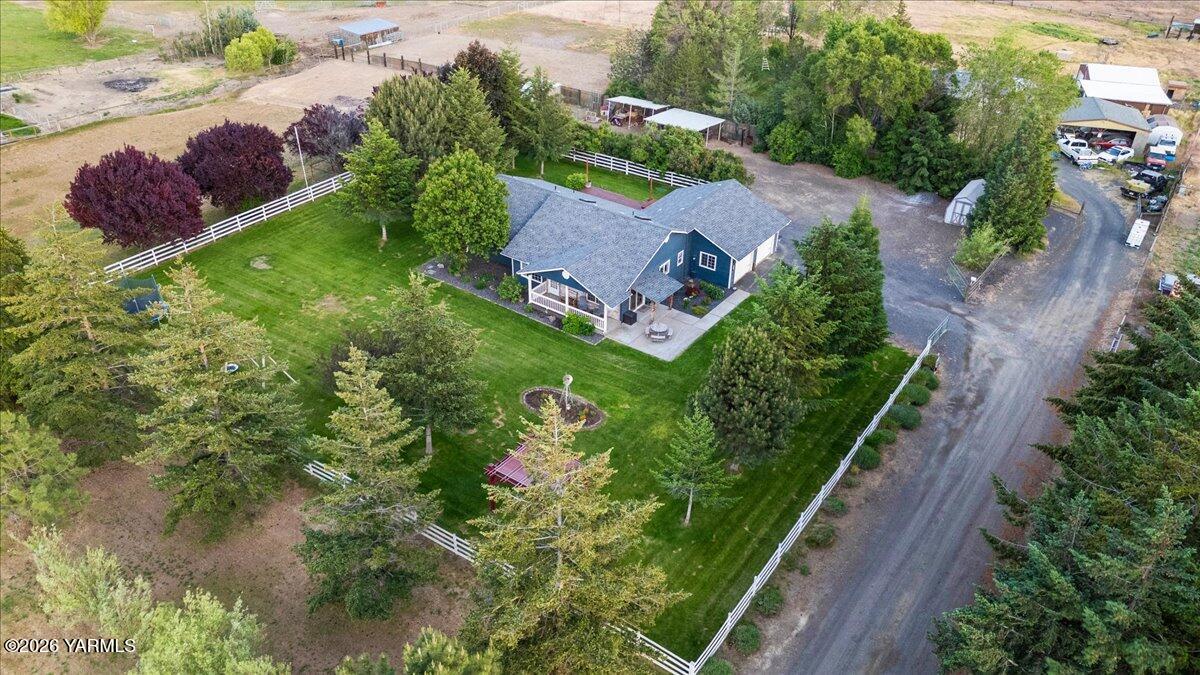 120 W Huntzinger Rd