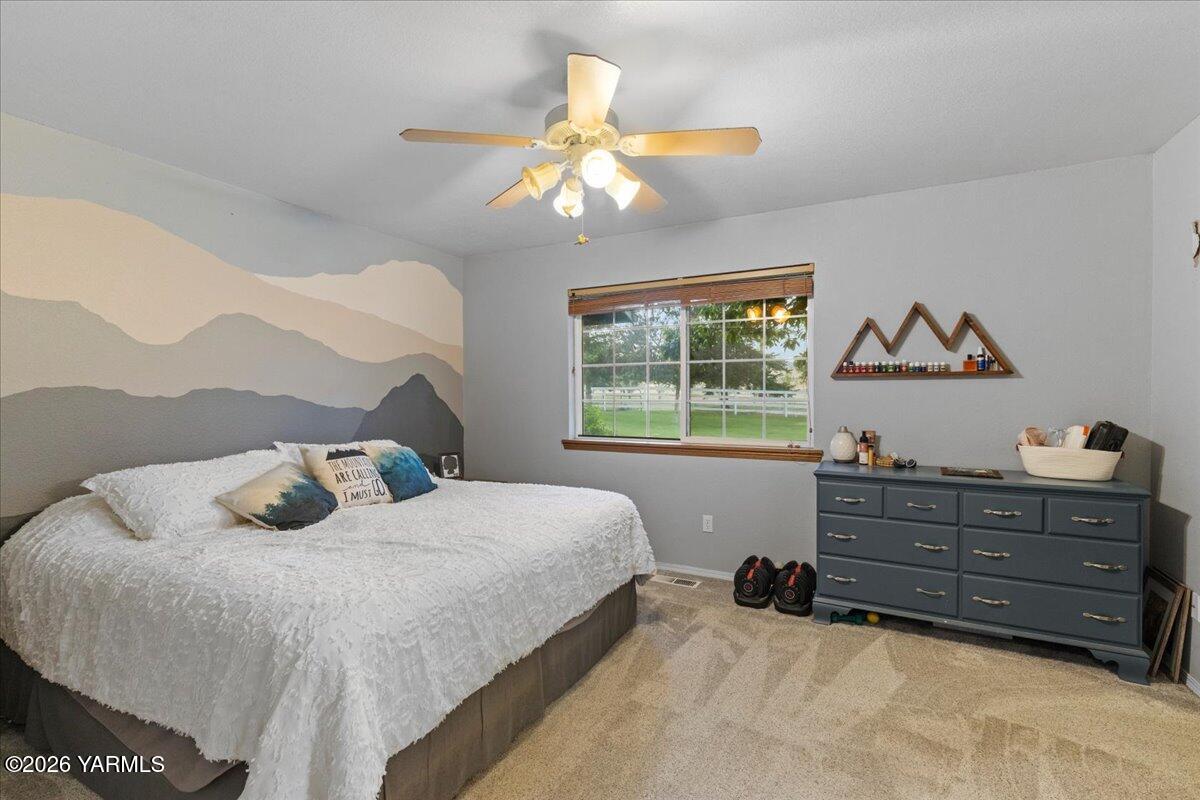 120 W Huntzinger Rd