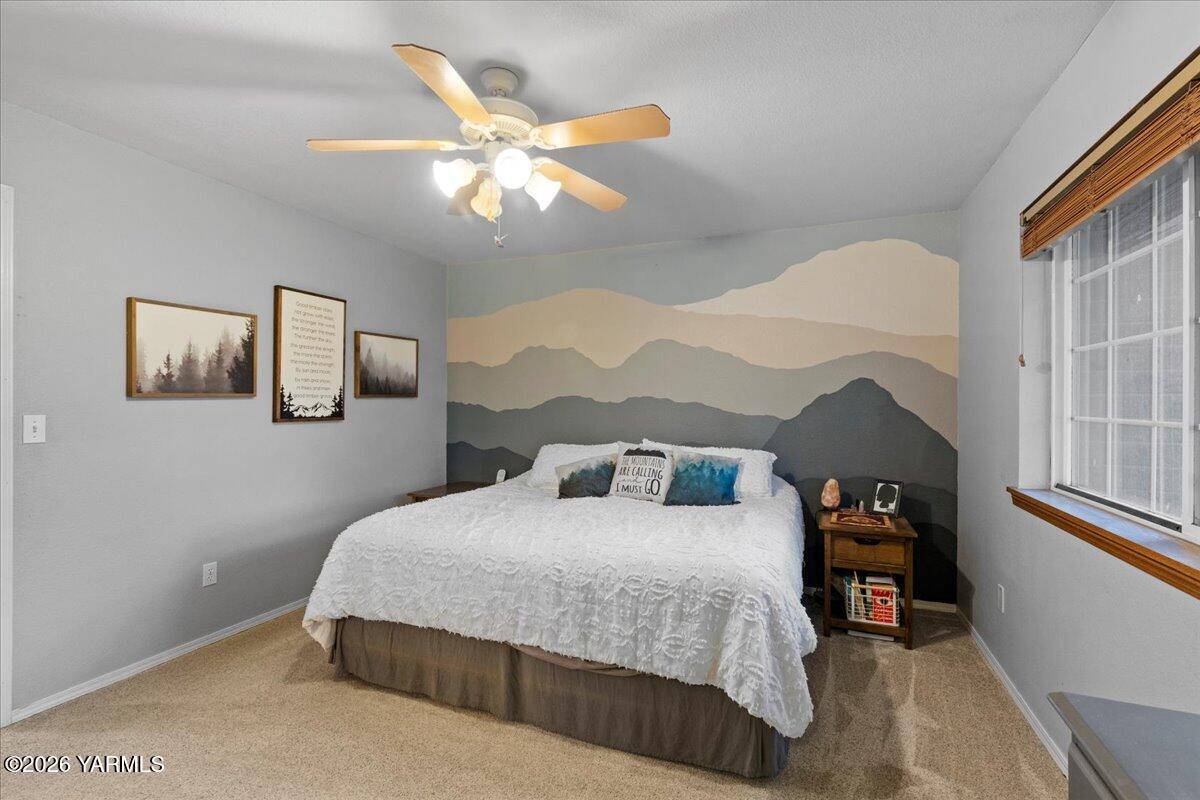 120 W Huntzinger Rd