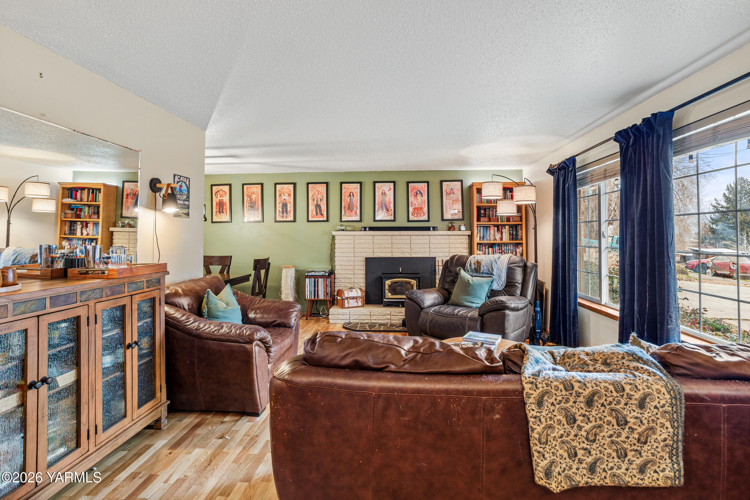880 Lancaster Rd