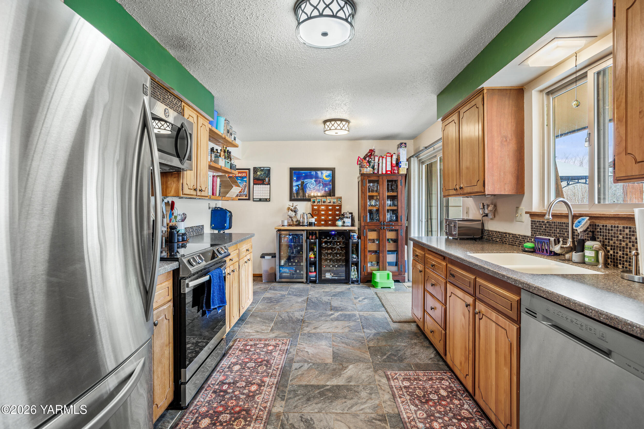 880 Lancaster Rd