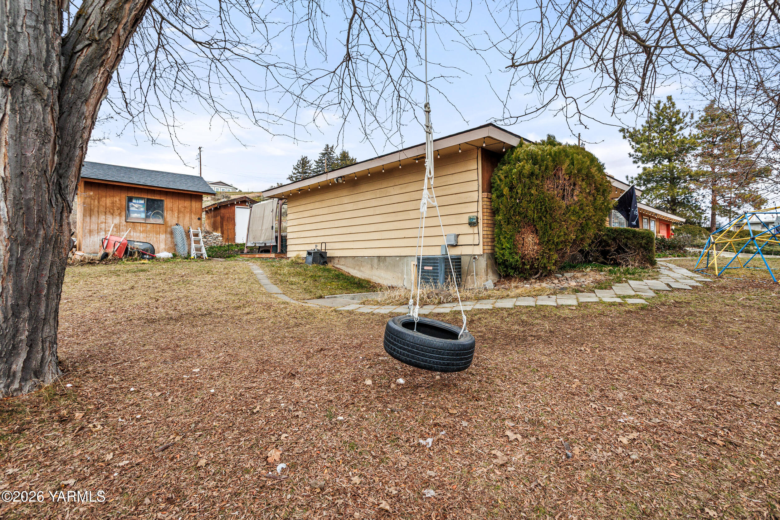 880 Lancaster Rd