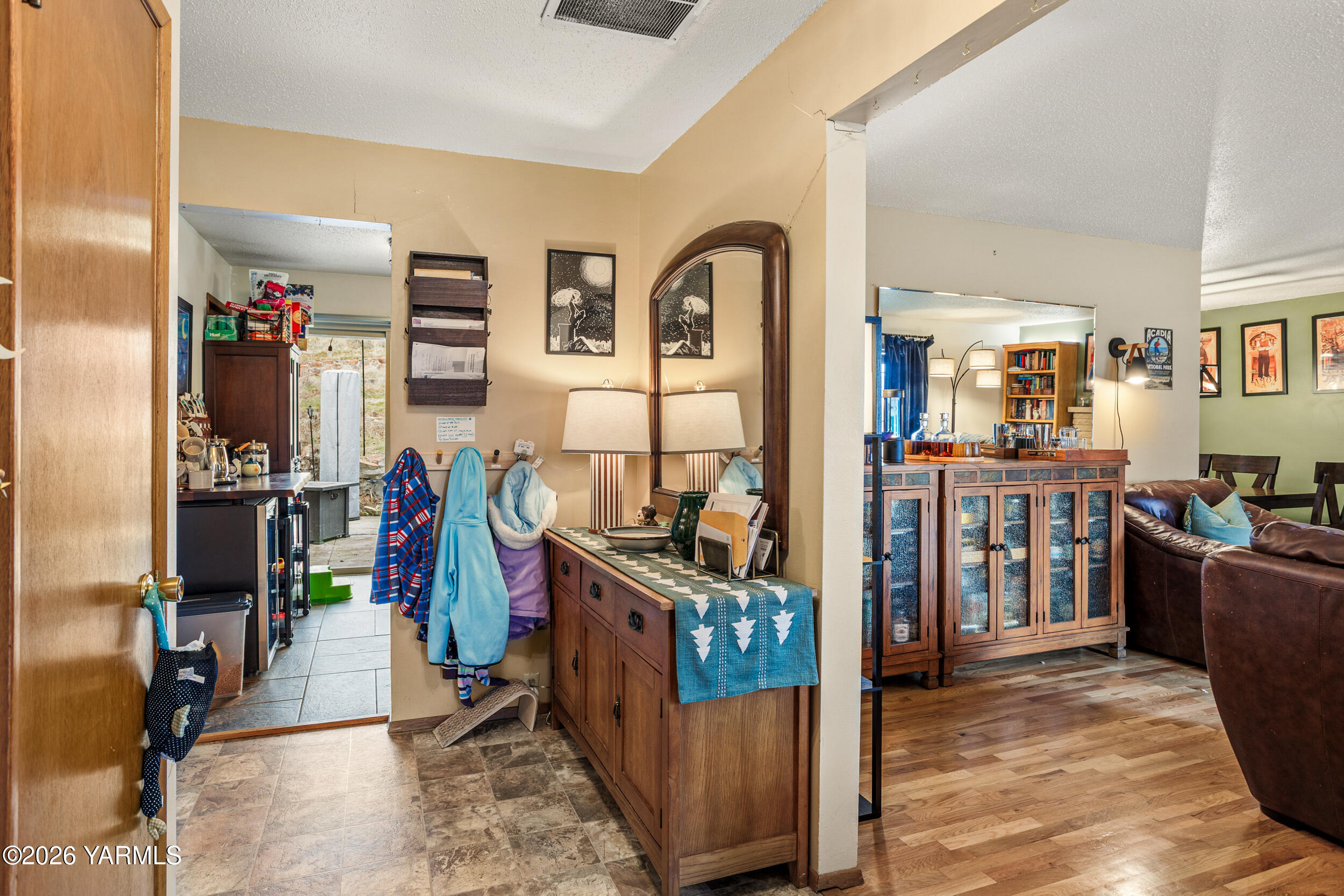 880 Lancaster Rd