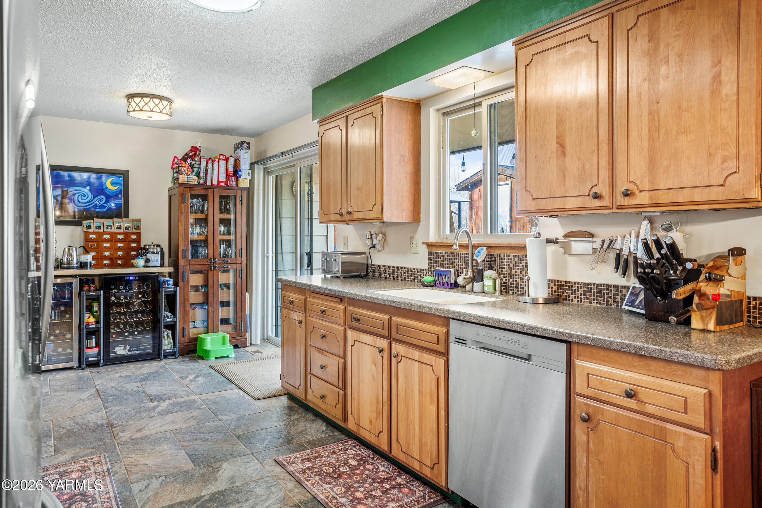 880 Lancaster Rd