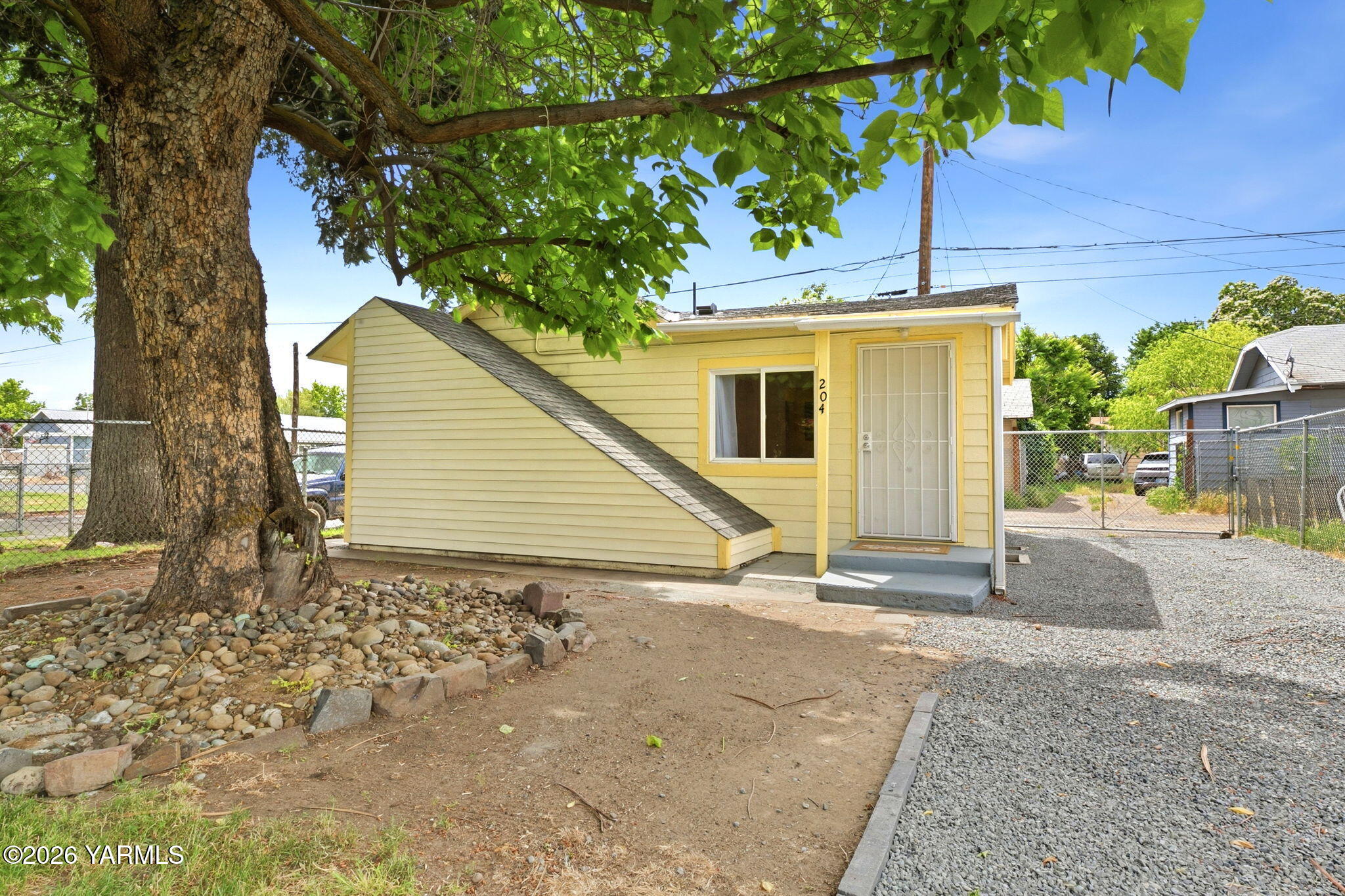 204 N 9th St