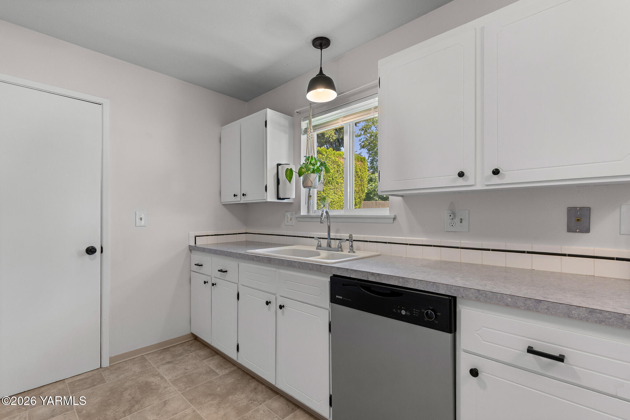 7606 Summitview Ave Unit: #15
