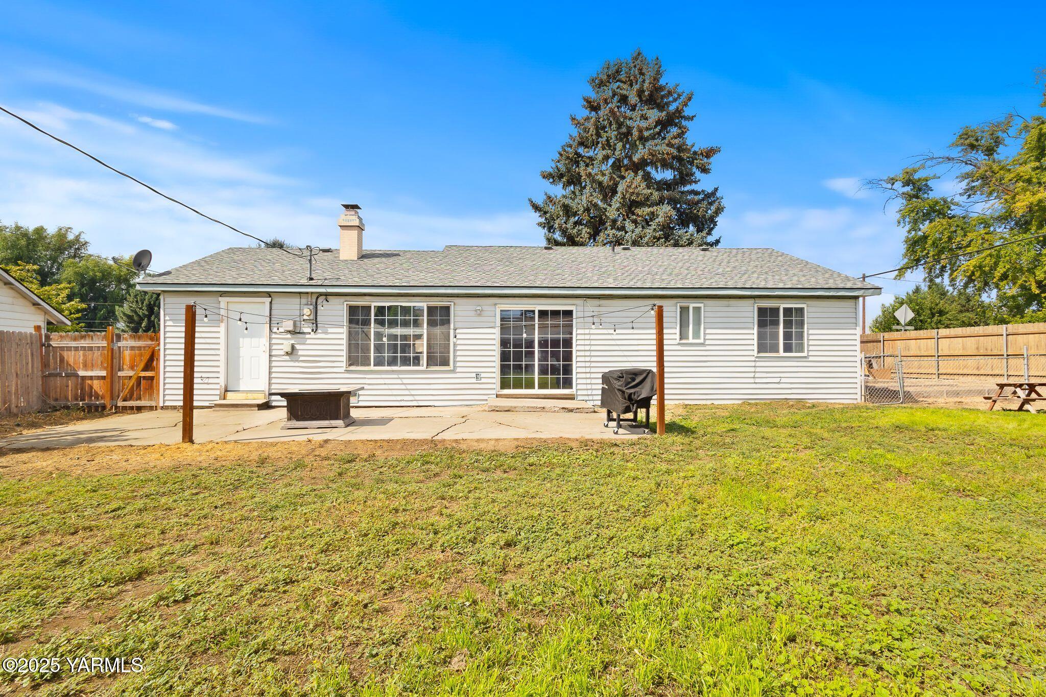 11 Suntides Blvd