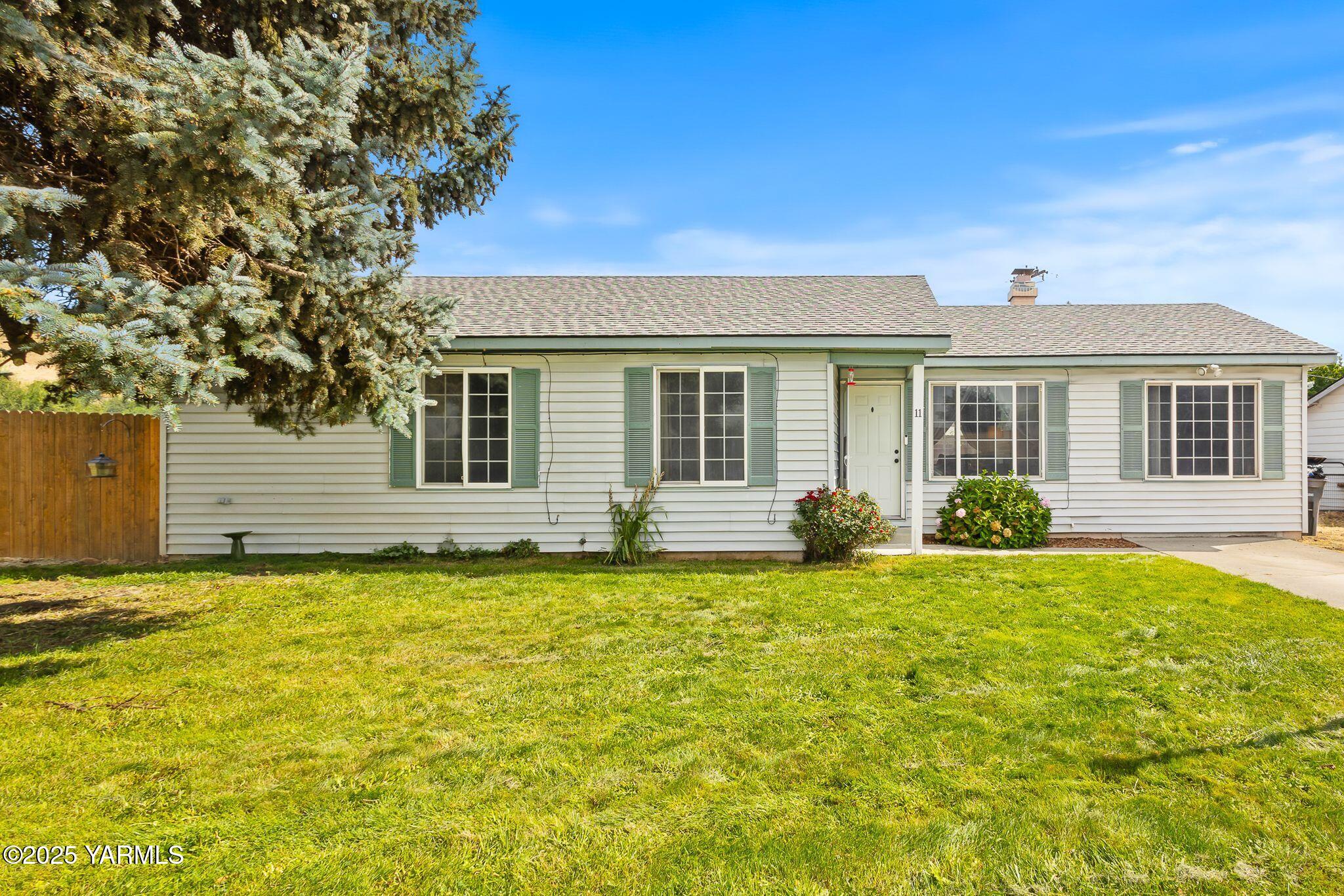 11 Suntides Blvd