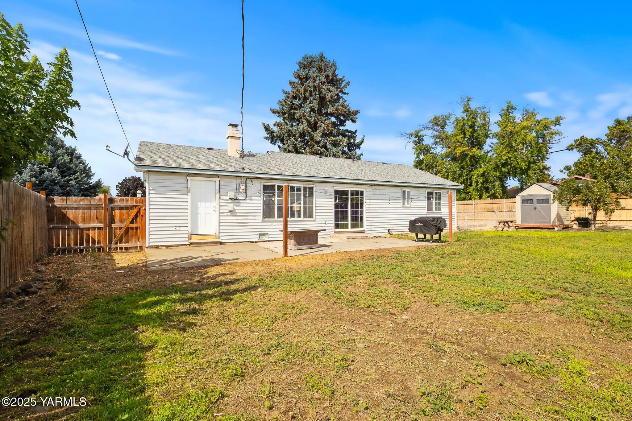 11 Suntides Blvd