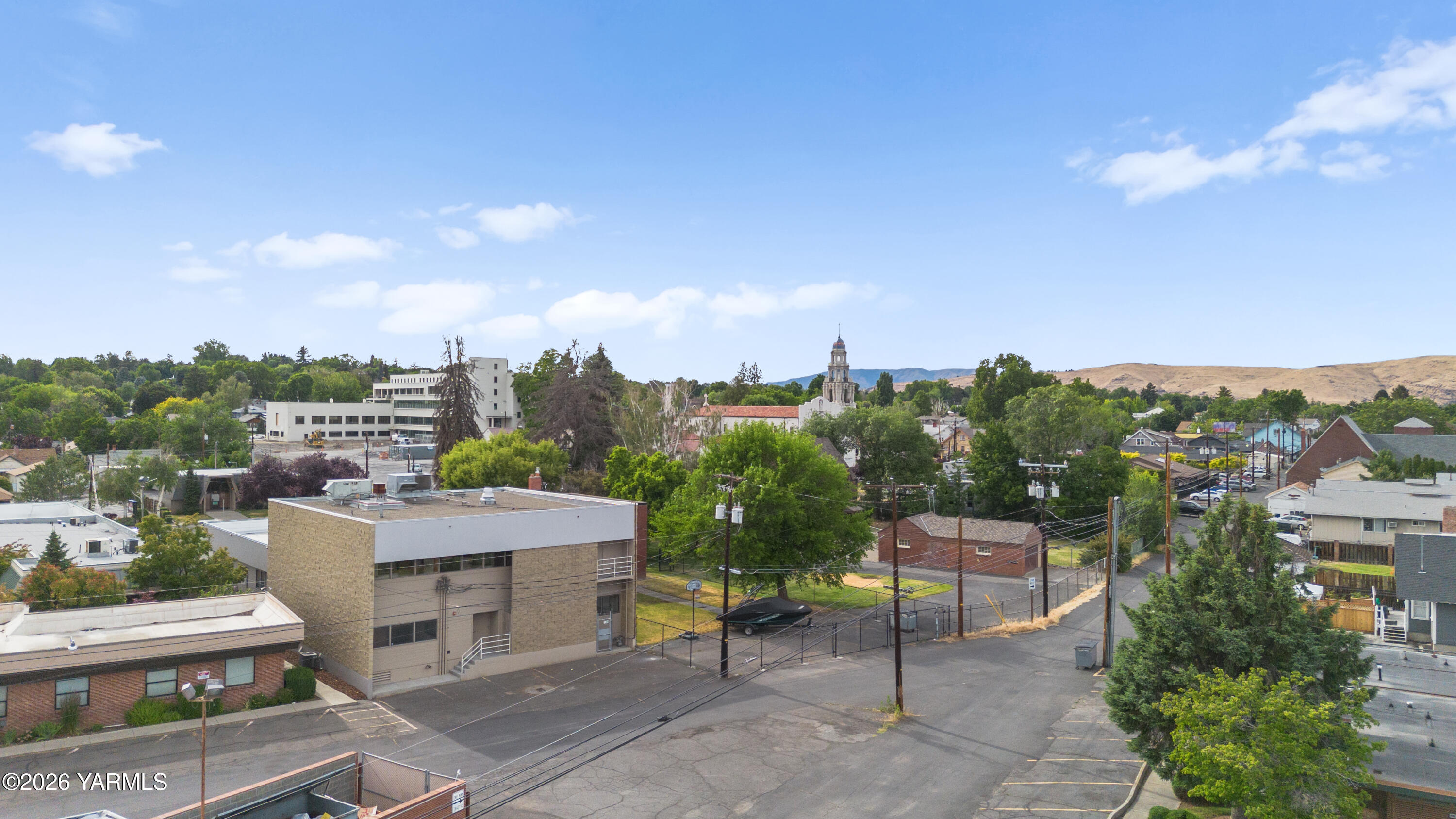 303 S 12th Ave