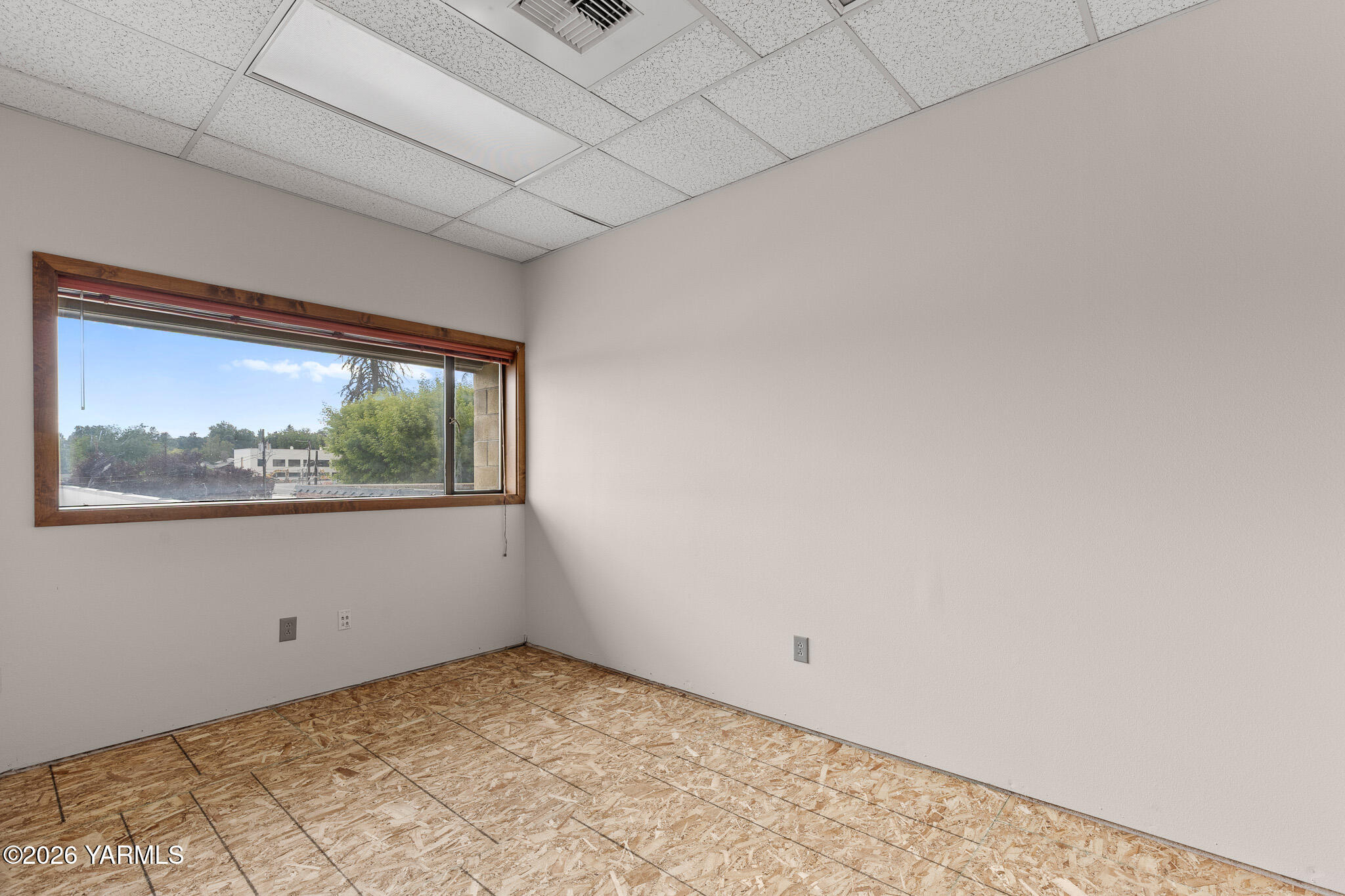 303 S 12th Ave