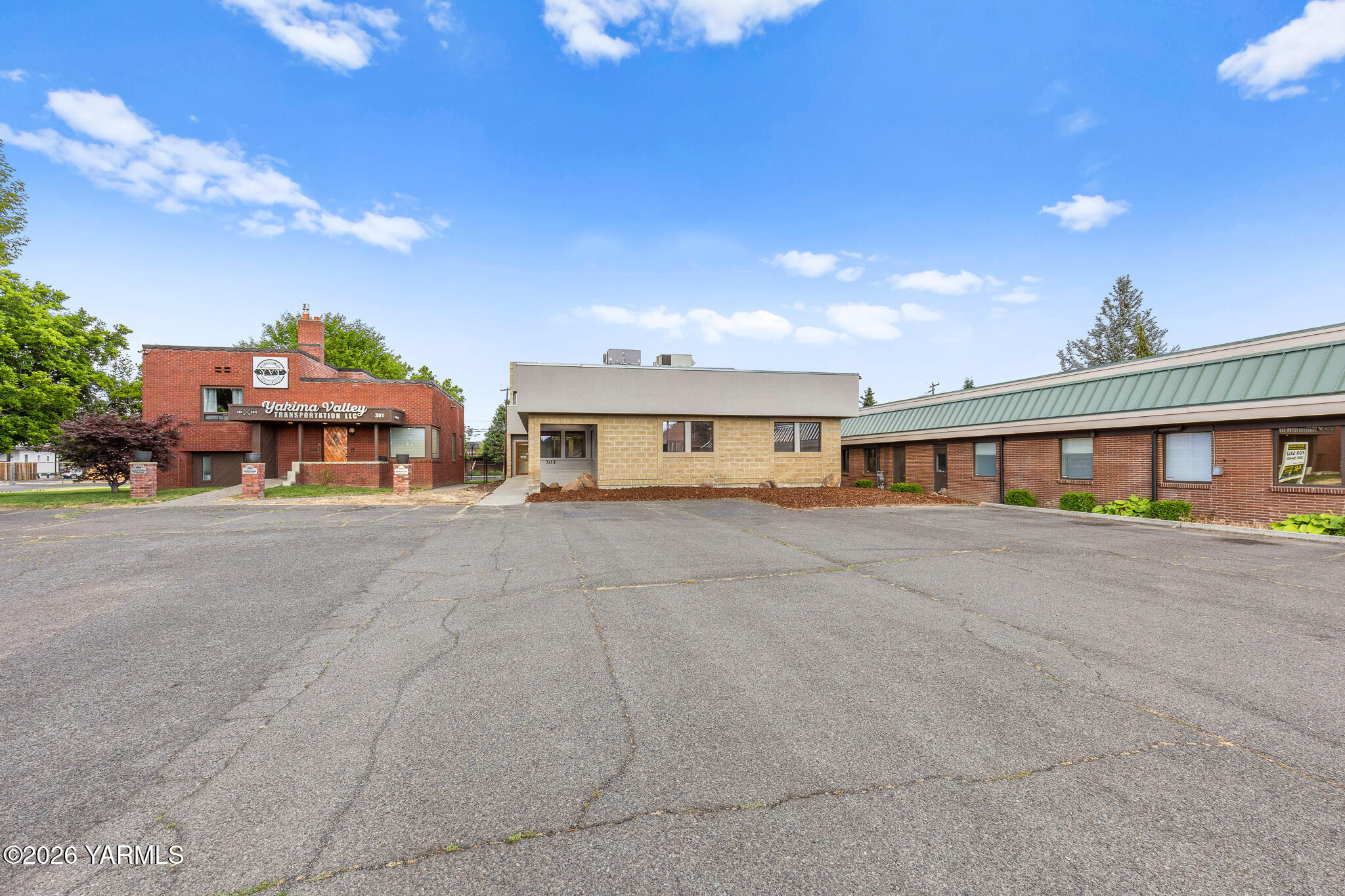 303 S 12th Ave