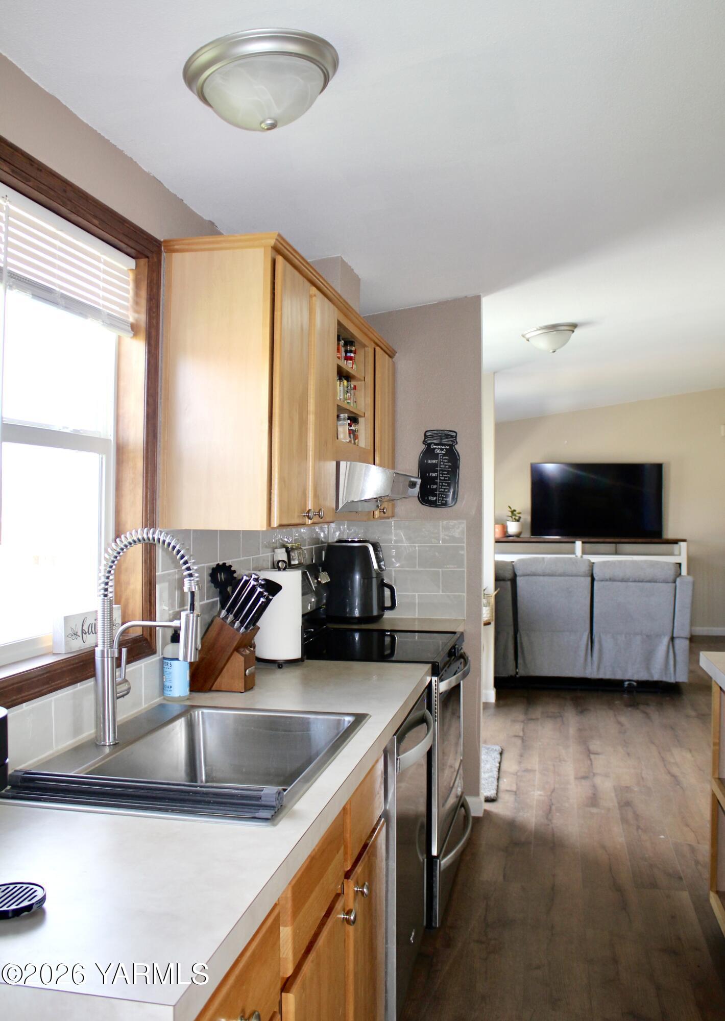 1101 Gore Rd