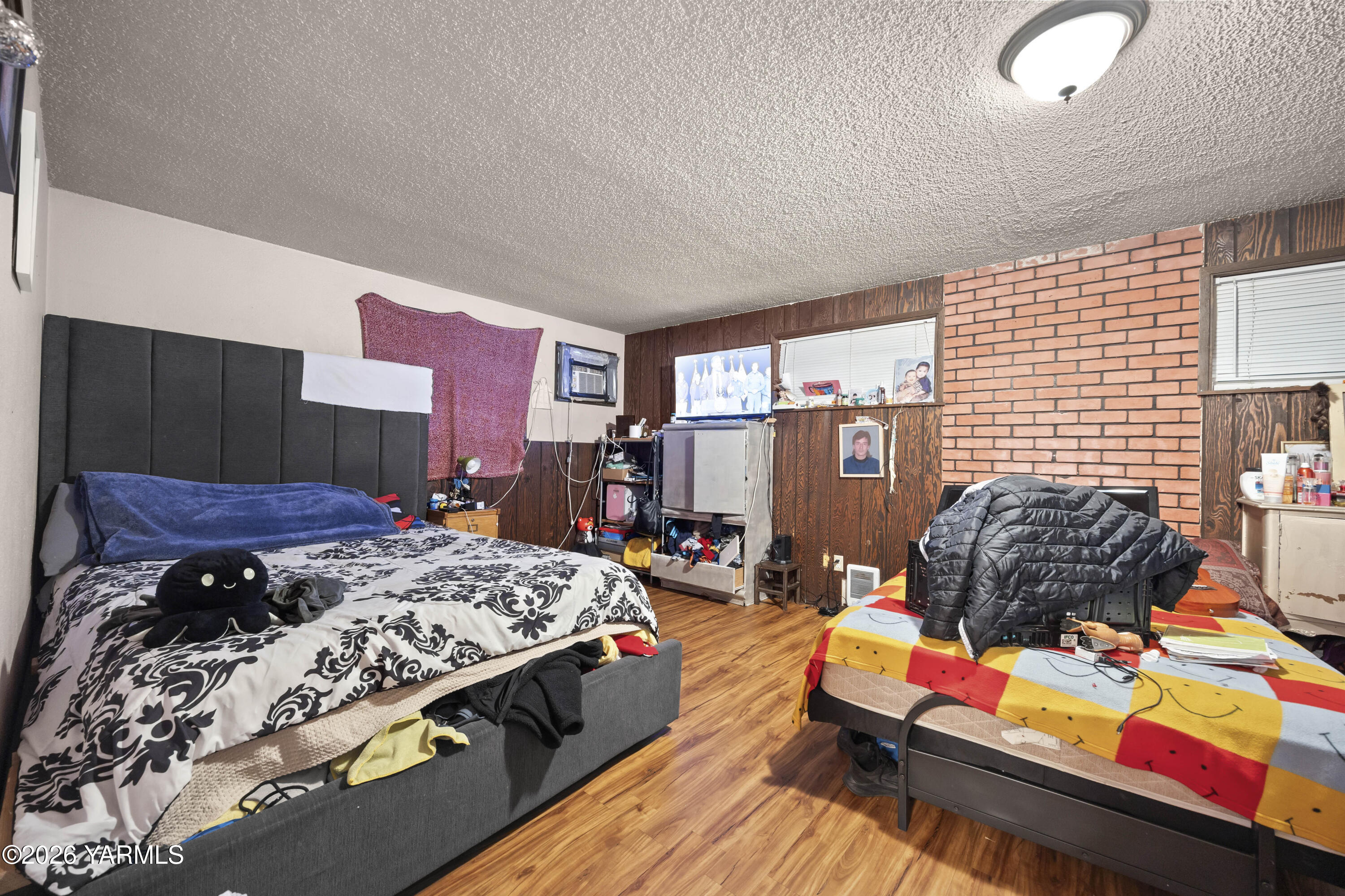 115 E D St