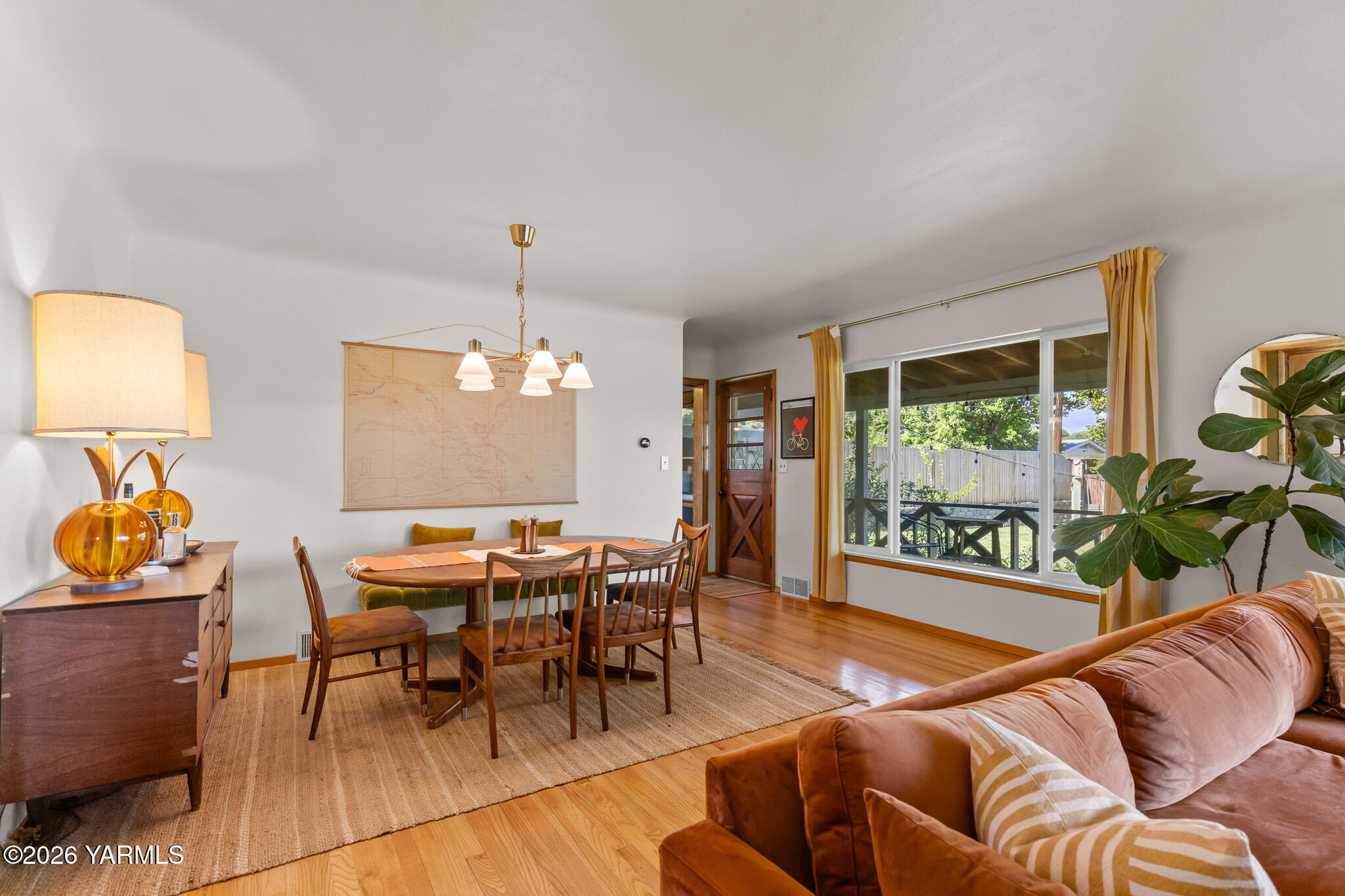 302 N 27th Ave