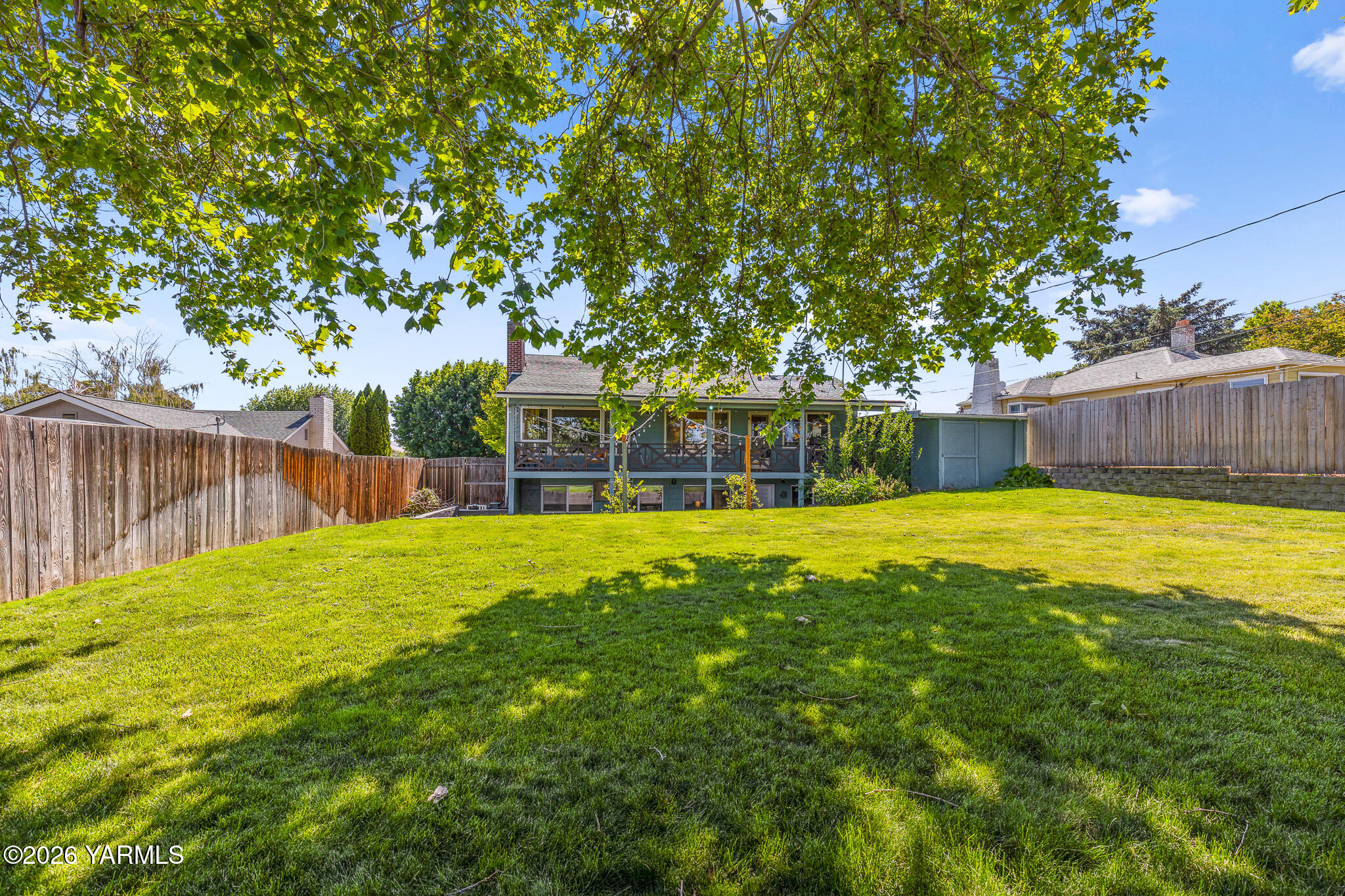 302 N 27th Ave