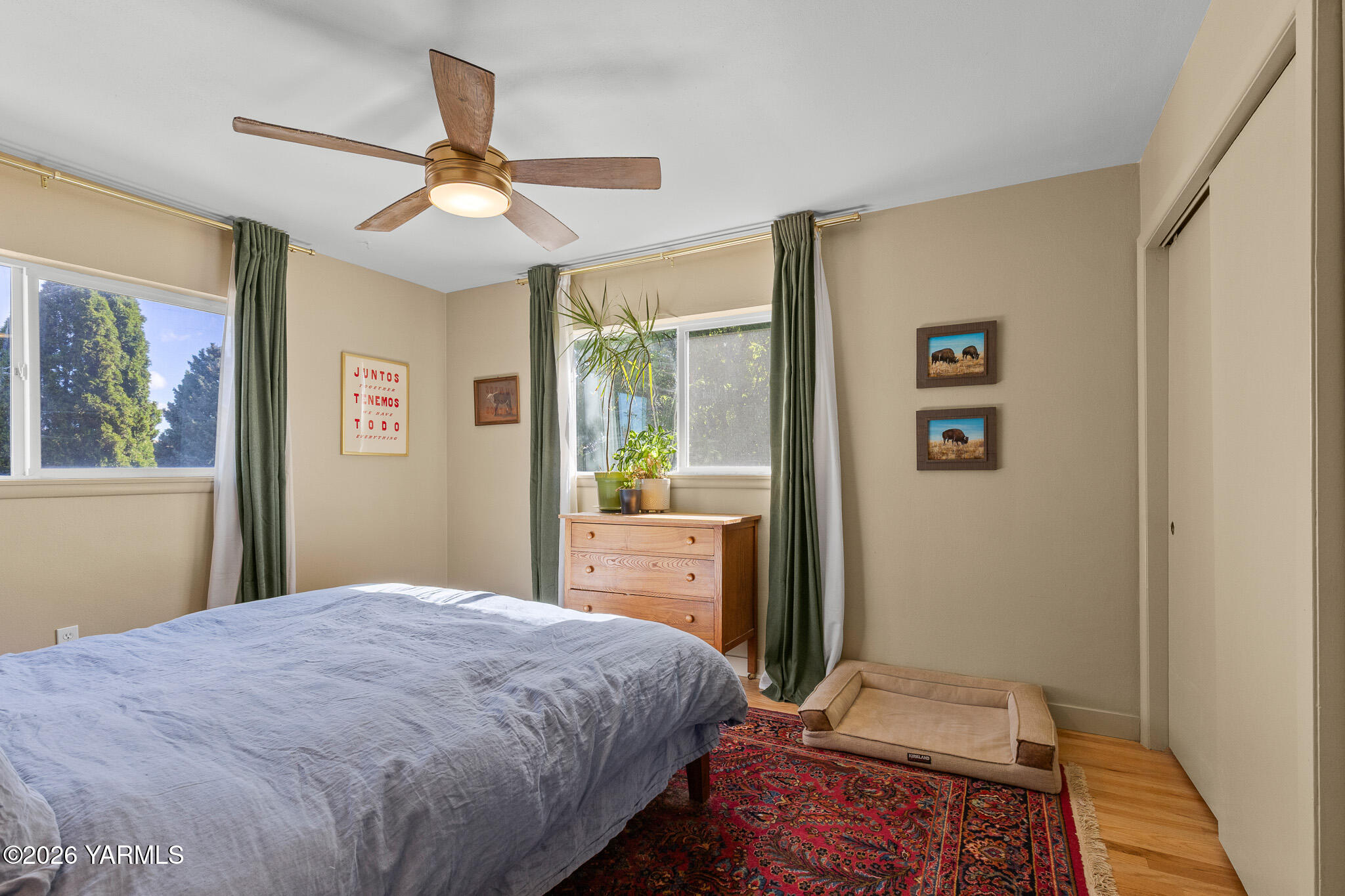 302 N 27th Ave