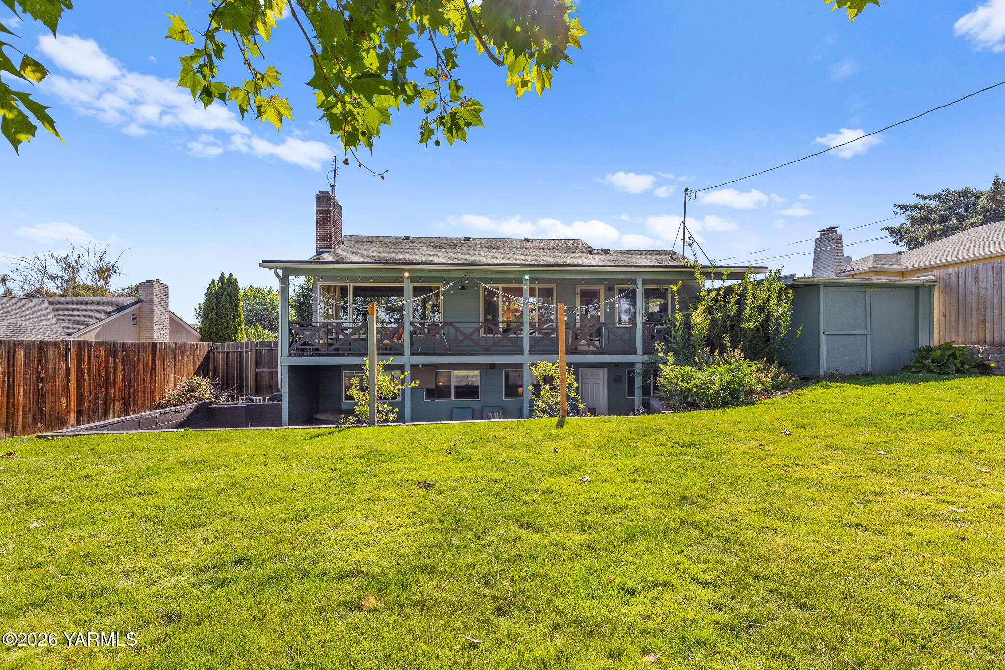 302 N 27th Ave