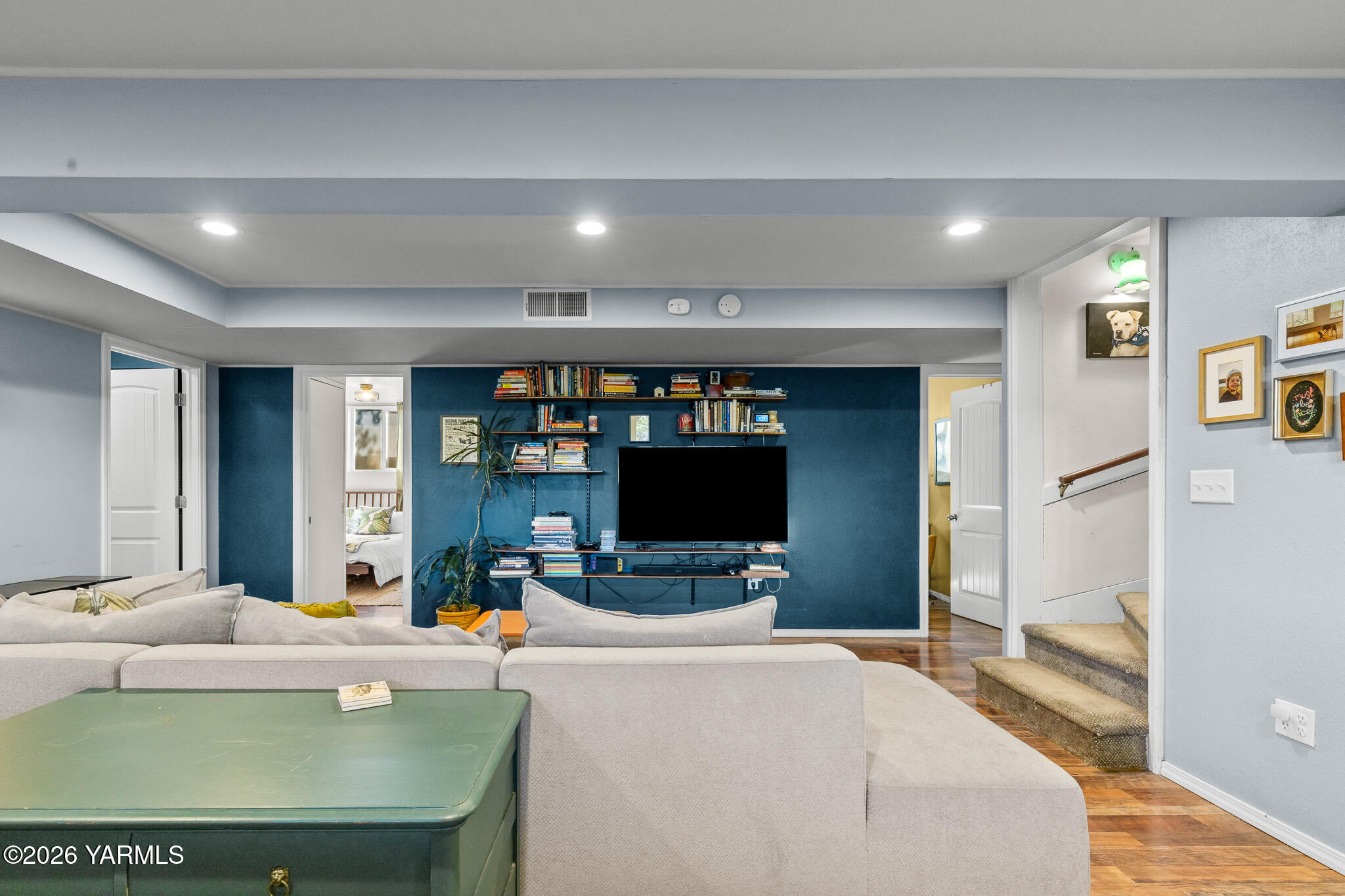 302 N 27th Ave