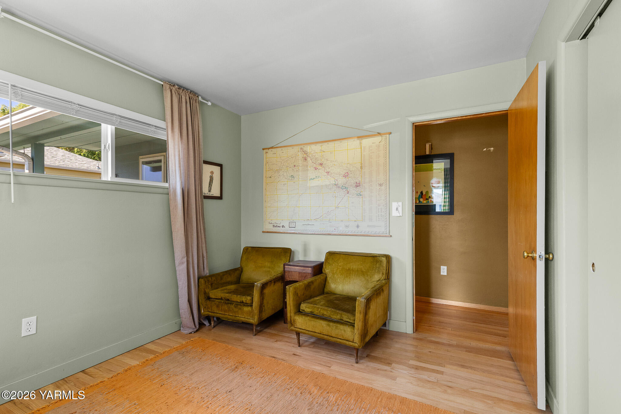302 N 27th Ave