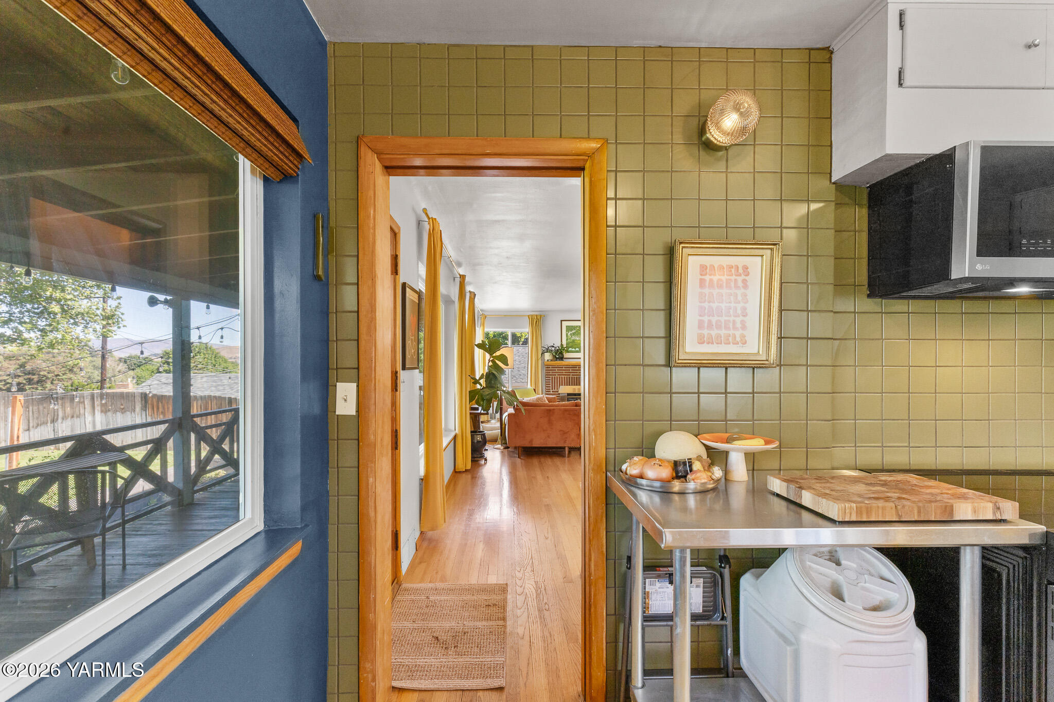 302 N 27th Ave