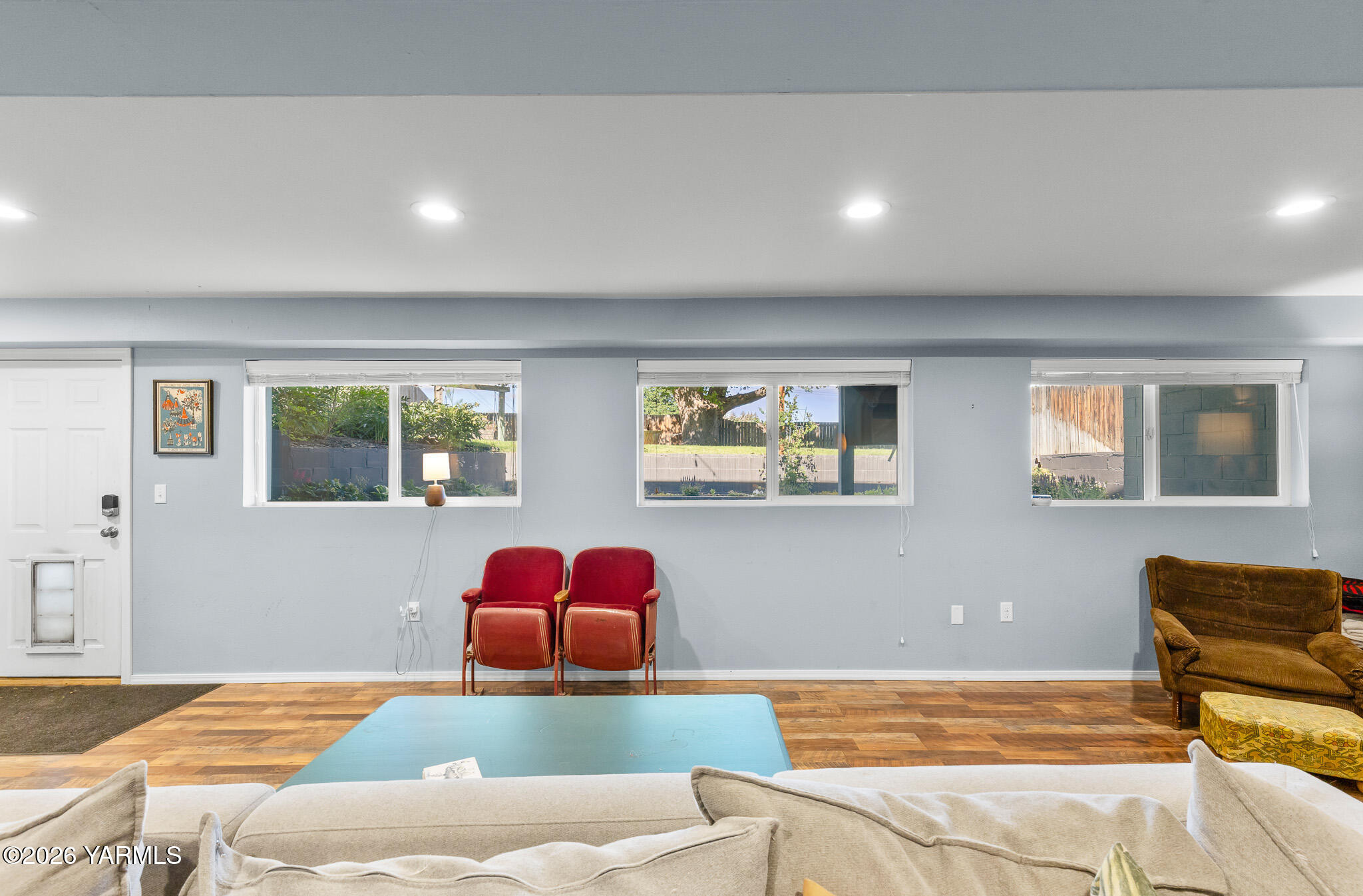 302 N 27th Ave