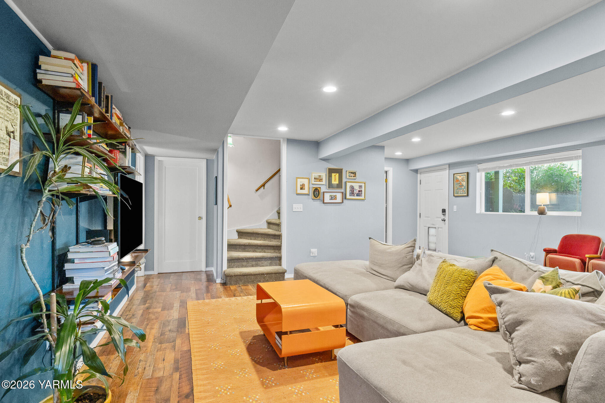302 N 27th Ave