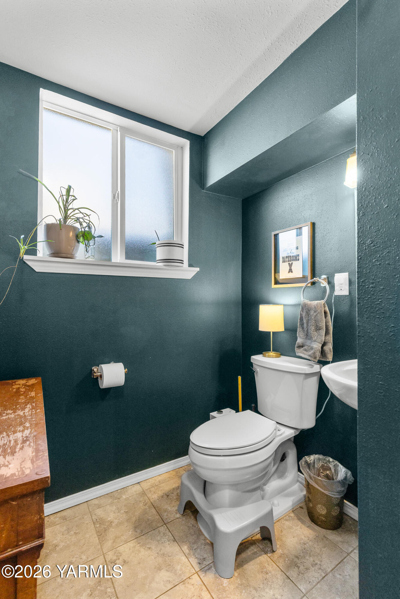302 N 27th Ave