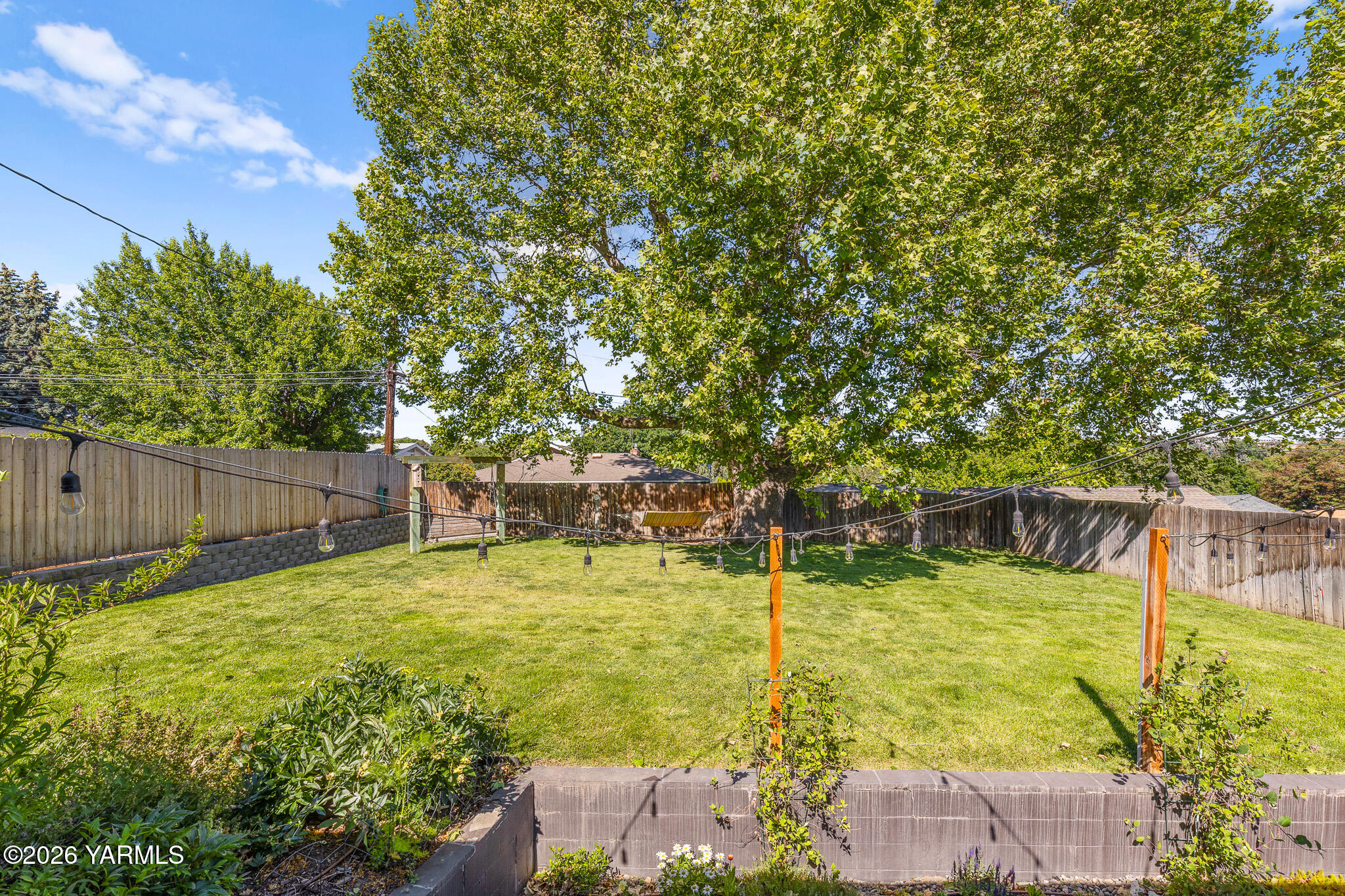 302 N 27th Ave