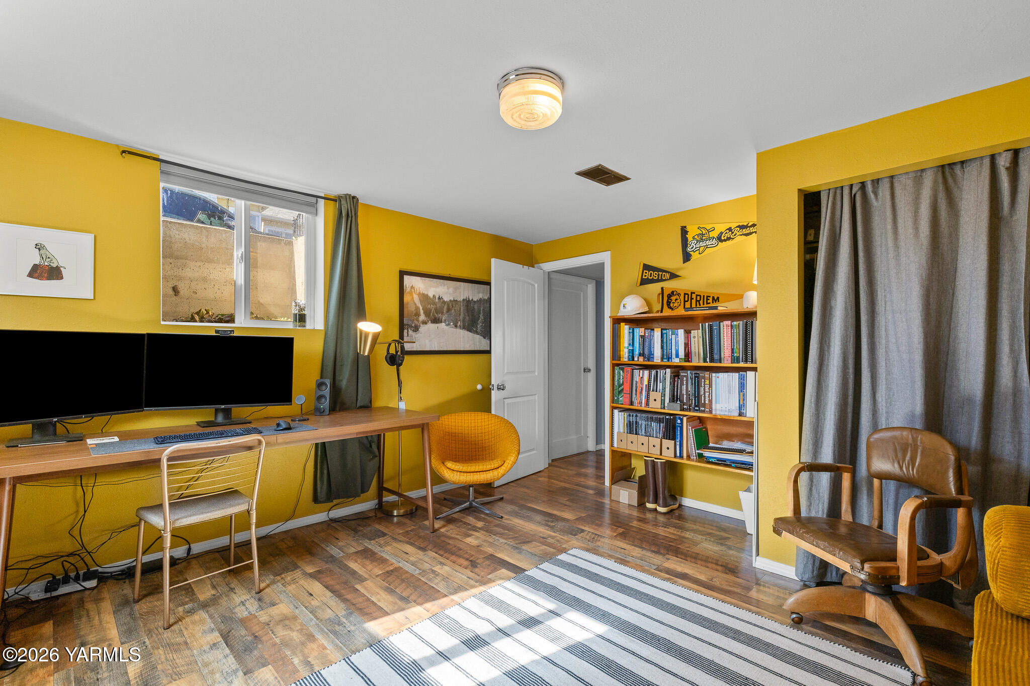 302 N 27th Ave