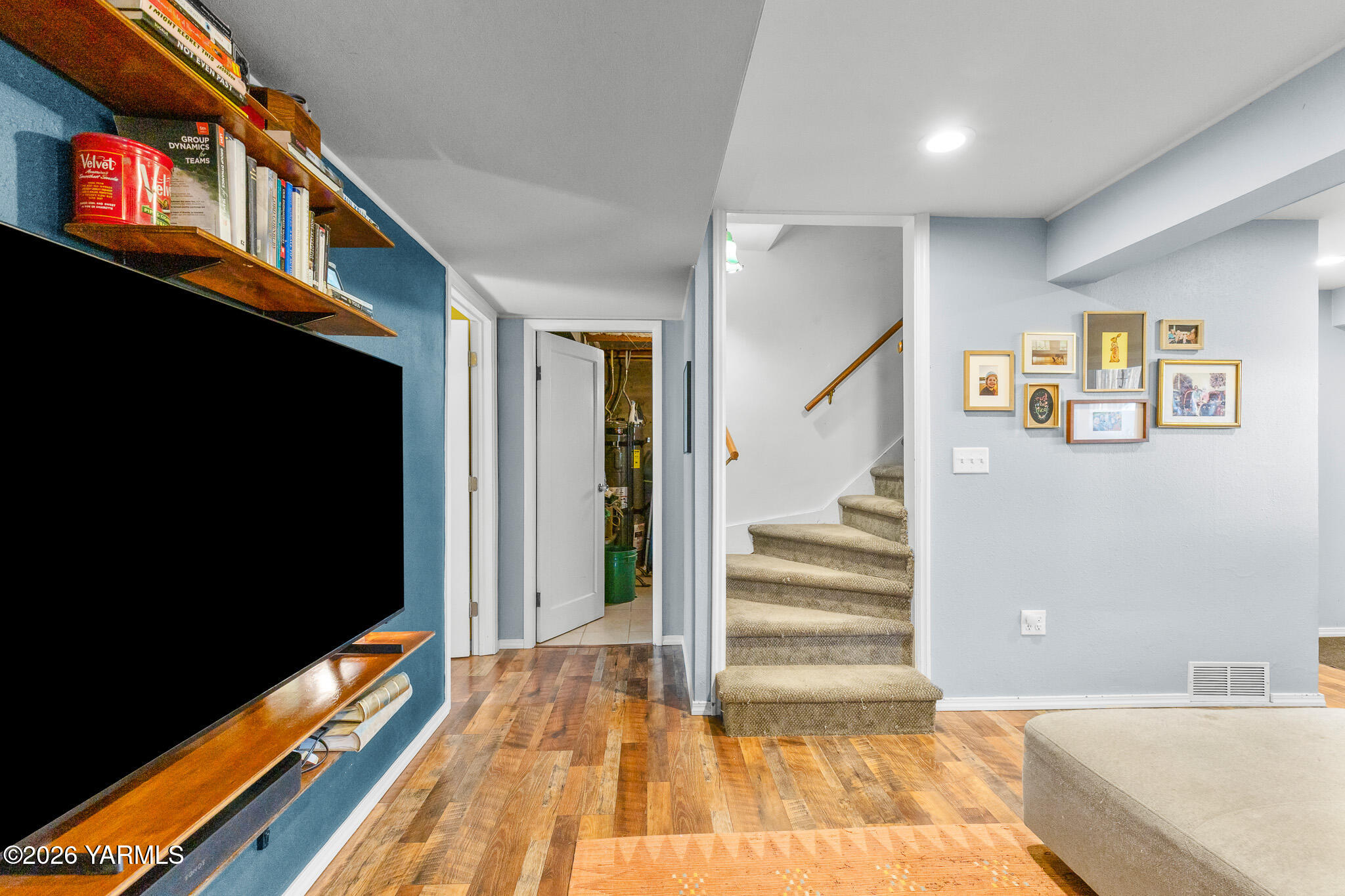 302 N 27th Ave