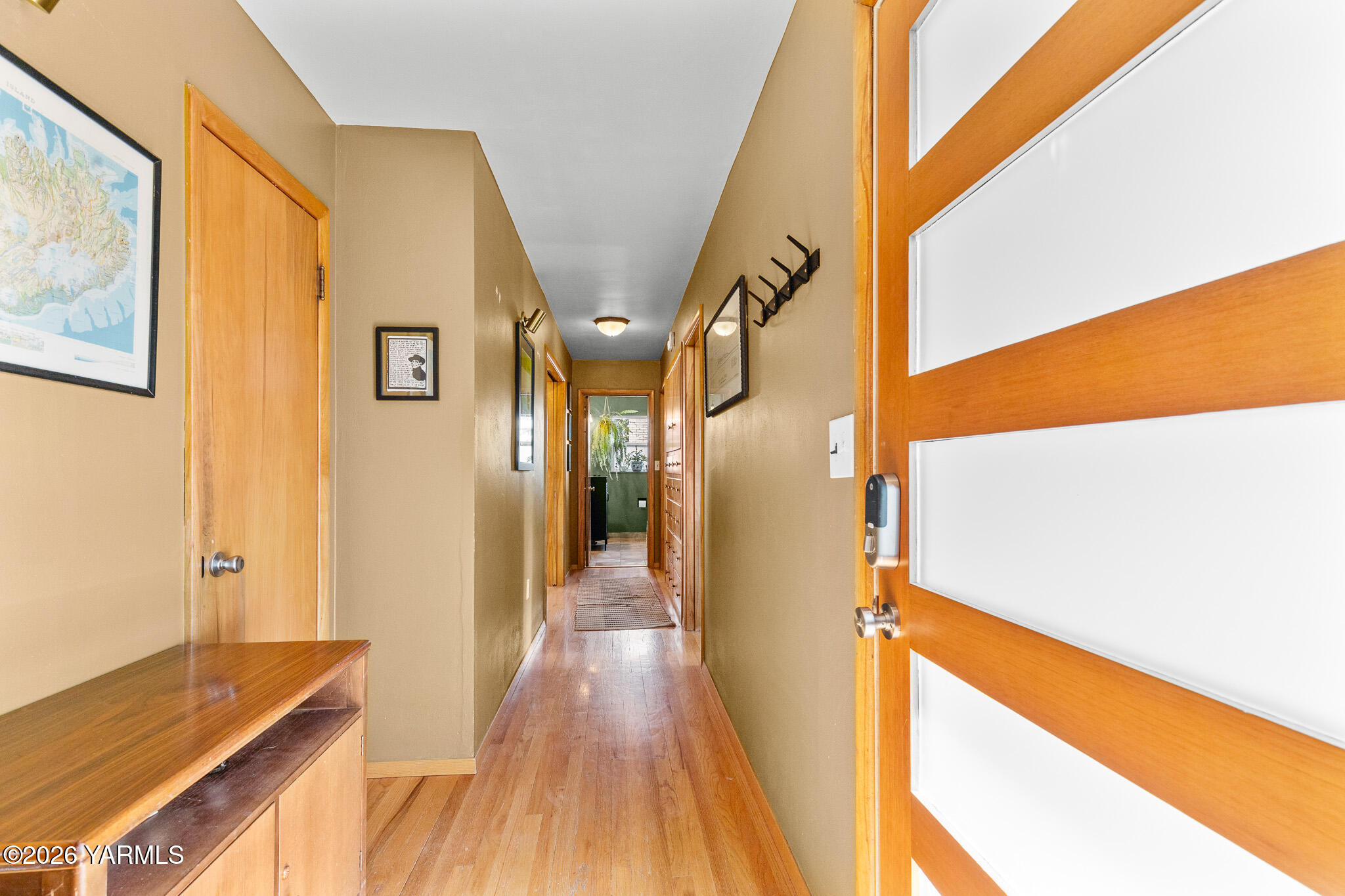 302 N 27th Ave